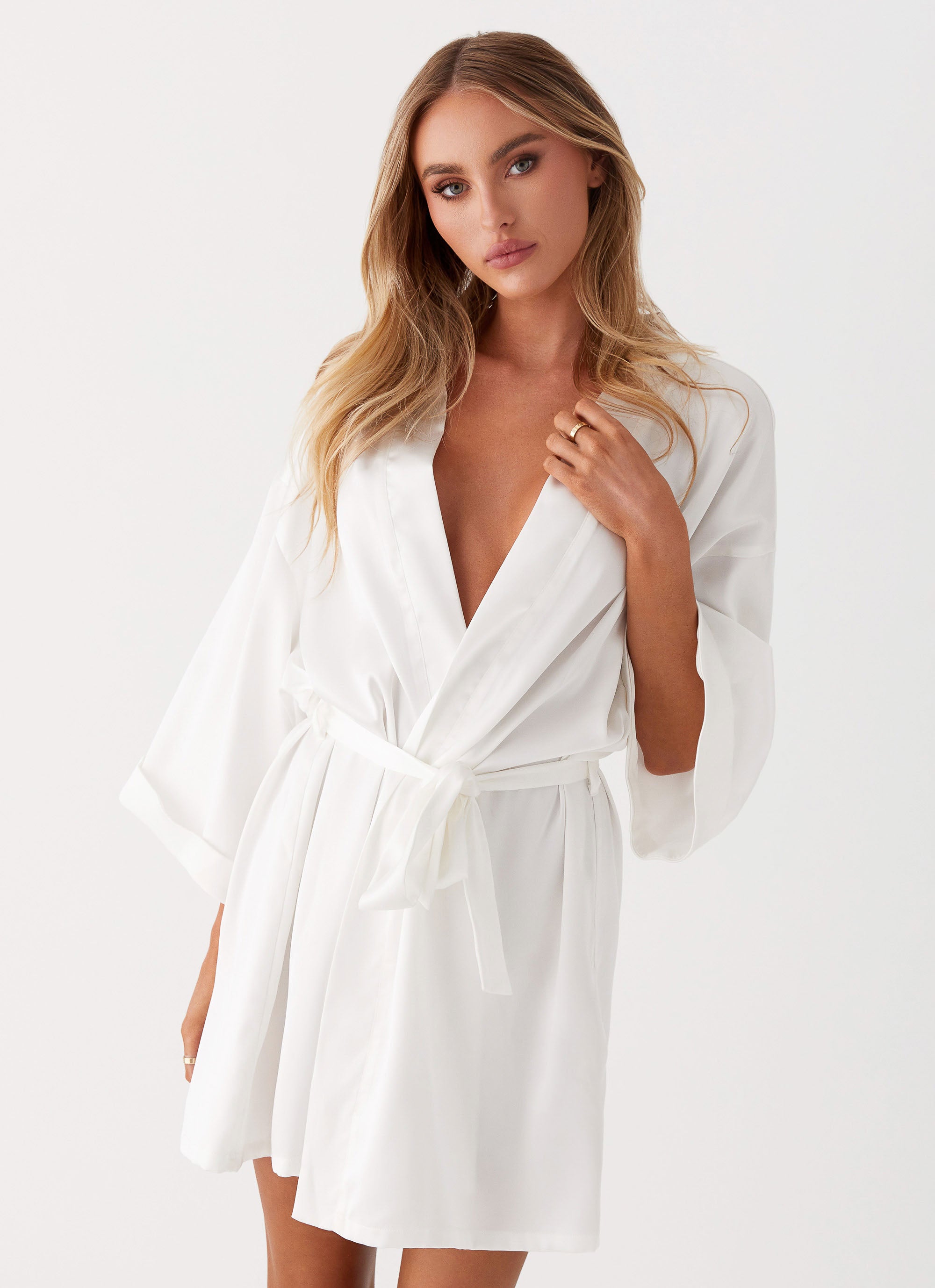 Emmy Women's Satin Robe - Luxurious White Bathrobe for Spa, Bridal & Loungewear - Soft Kimono Style Robe with Pockets
