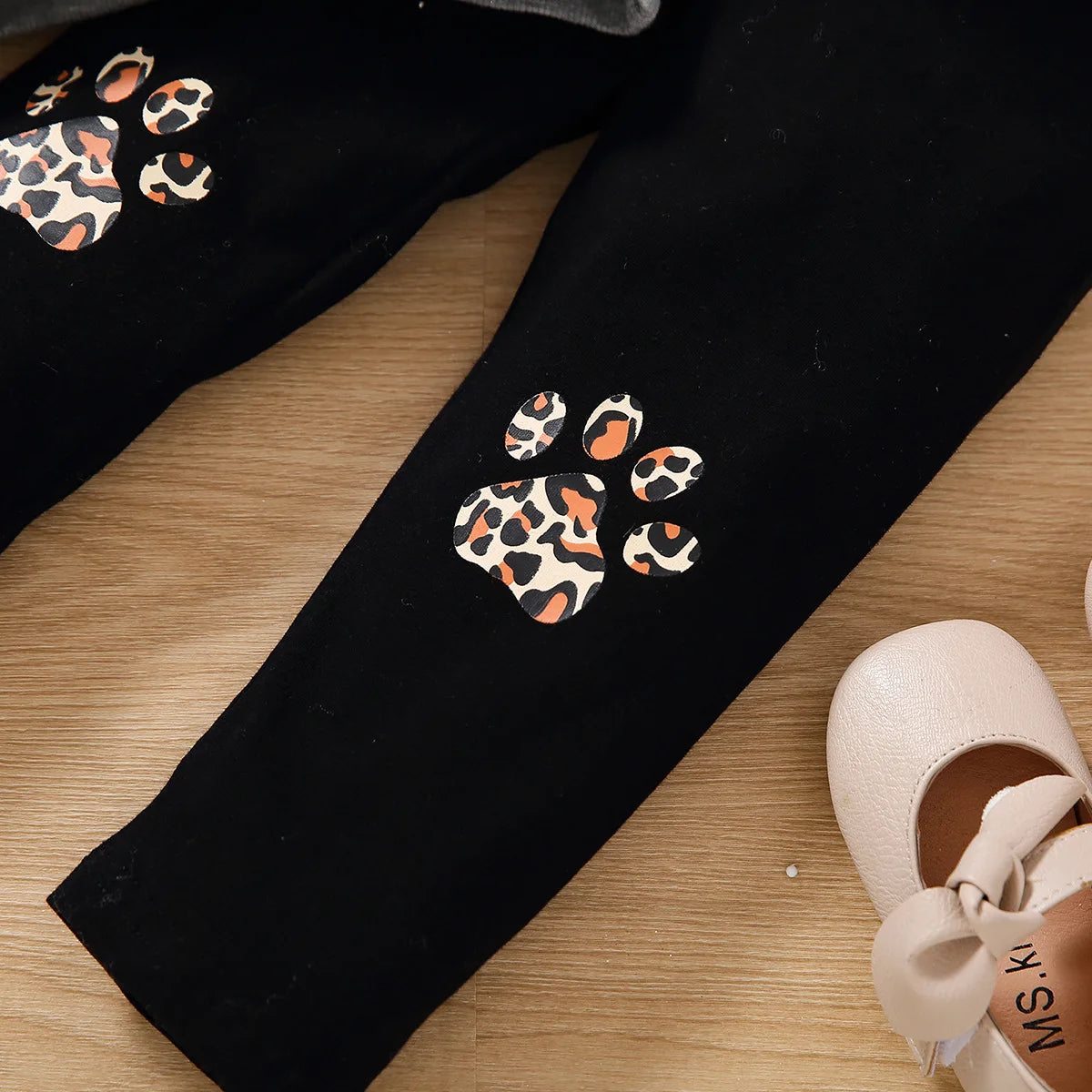 Girls' Autumn Long Sleeve Two-Piece Outfit with Bow & Big-Eyed Cat Print - Casual Cotton Kids Clothing Set for School, Playdates & Family Photos