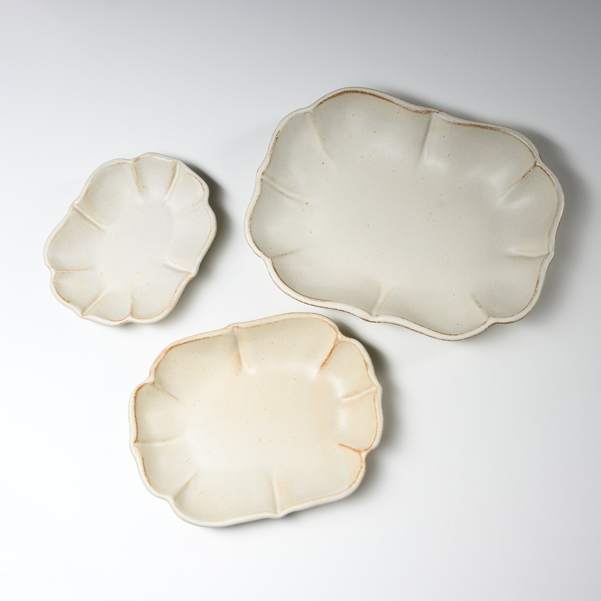 Wakasama Kiln Kinari Lotus Ceramic Plate - Handcrafted Pottery in 3 Sizes (Small/Medium/Large) - Japanese Artisan Tableware for Dining, Home Decor & Gift Giving