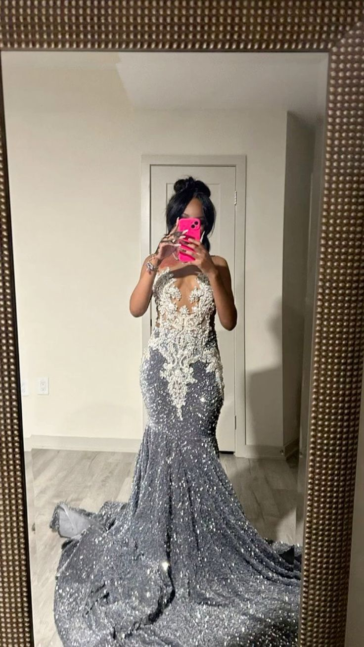 Elegant Gray Sequin Mermaid Prom Dress with Lace Details - Long Evening Gown for Women - Perfect for Homecoming, Prom Night, and Formal Events - J4721