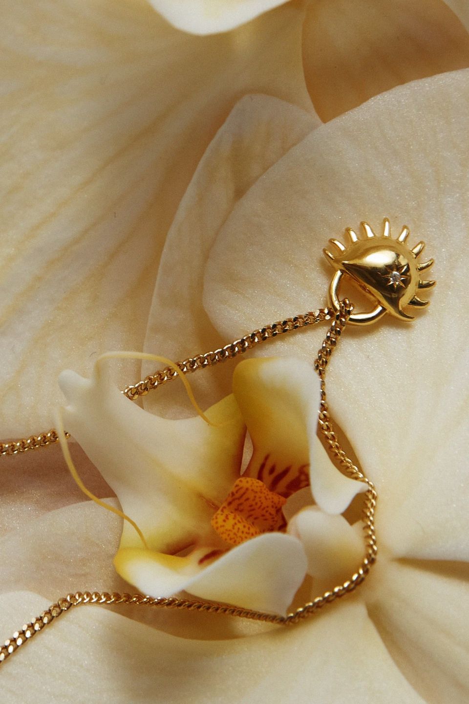 18k Gold Plated Pendant Necklace for Women - Bebe Solida Elegant Layering Jewelry - Perfect for Everyday Wear, Date Nights & Special Occasions