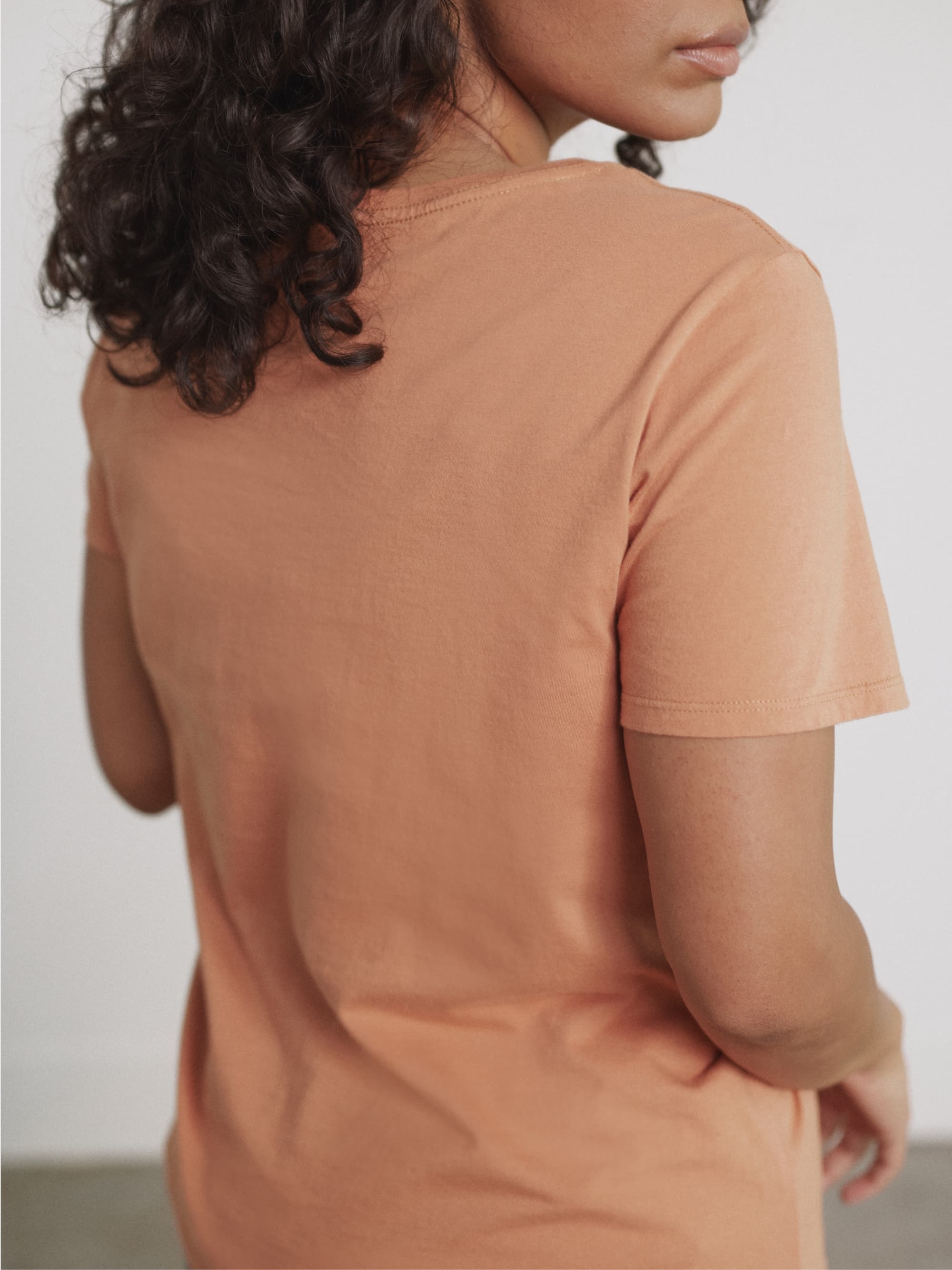 Organic Cotton Crewneck T-Shirt for Men & Women - Soft & Comfortable Casual Wear for Everyday, Gym, and Outdoors