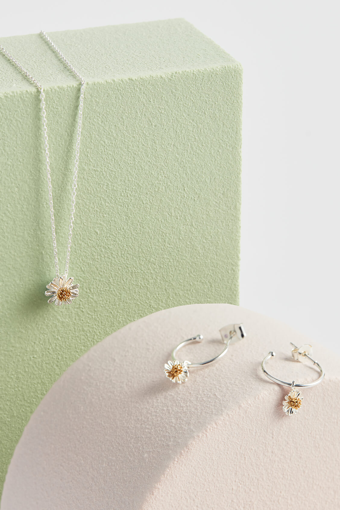 Wildflower Necklace for Women - Dainty Floral Pendant Jewelry - Perfect for Weddings, Date Nights & Everyday Wear