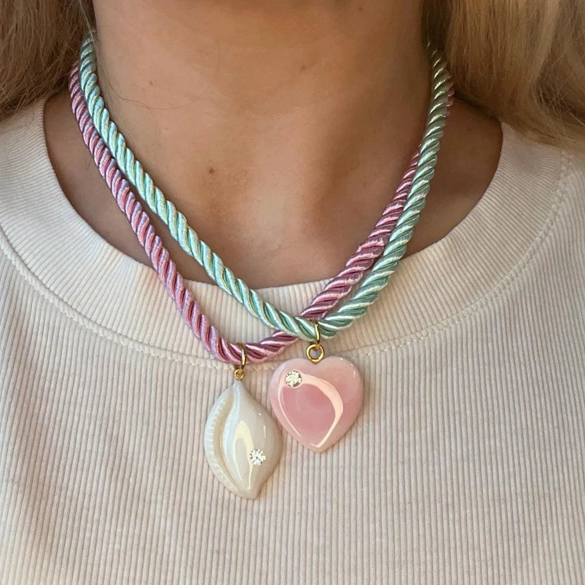 Seaside Souvenir Heart Necklace - Perfect for Beach Vacations, Romantic Gifts & Summer Jewelry