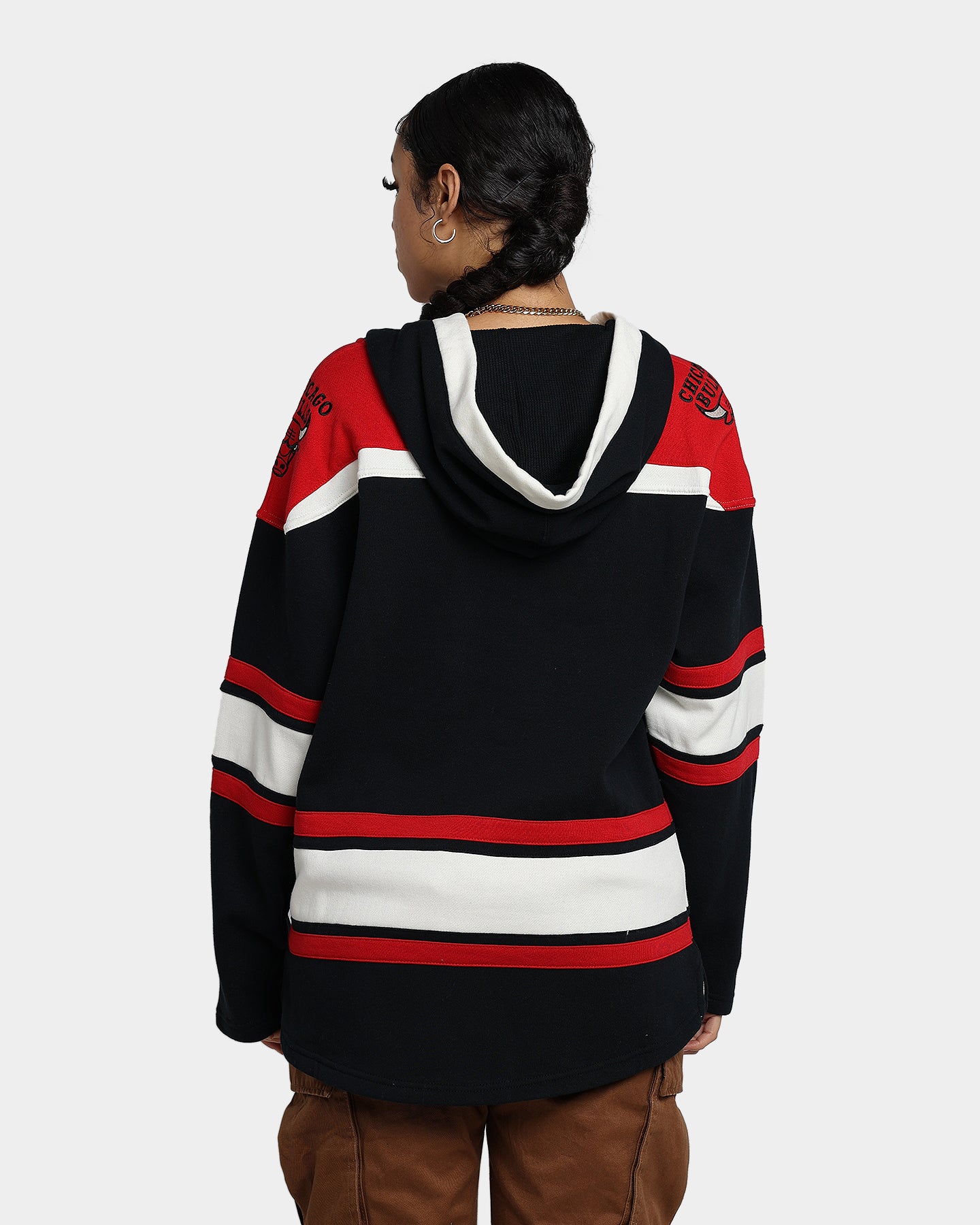 47 Brand Chicago Bulls Superior Lacer Hoodie - Men's NBA Basketball Pullover Sweatshirt (Jet Black/Red) - Perfect for Game Day, Streetwear & Casual Outfits