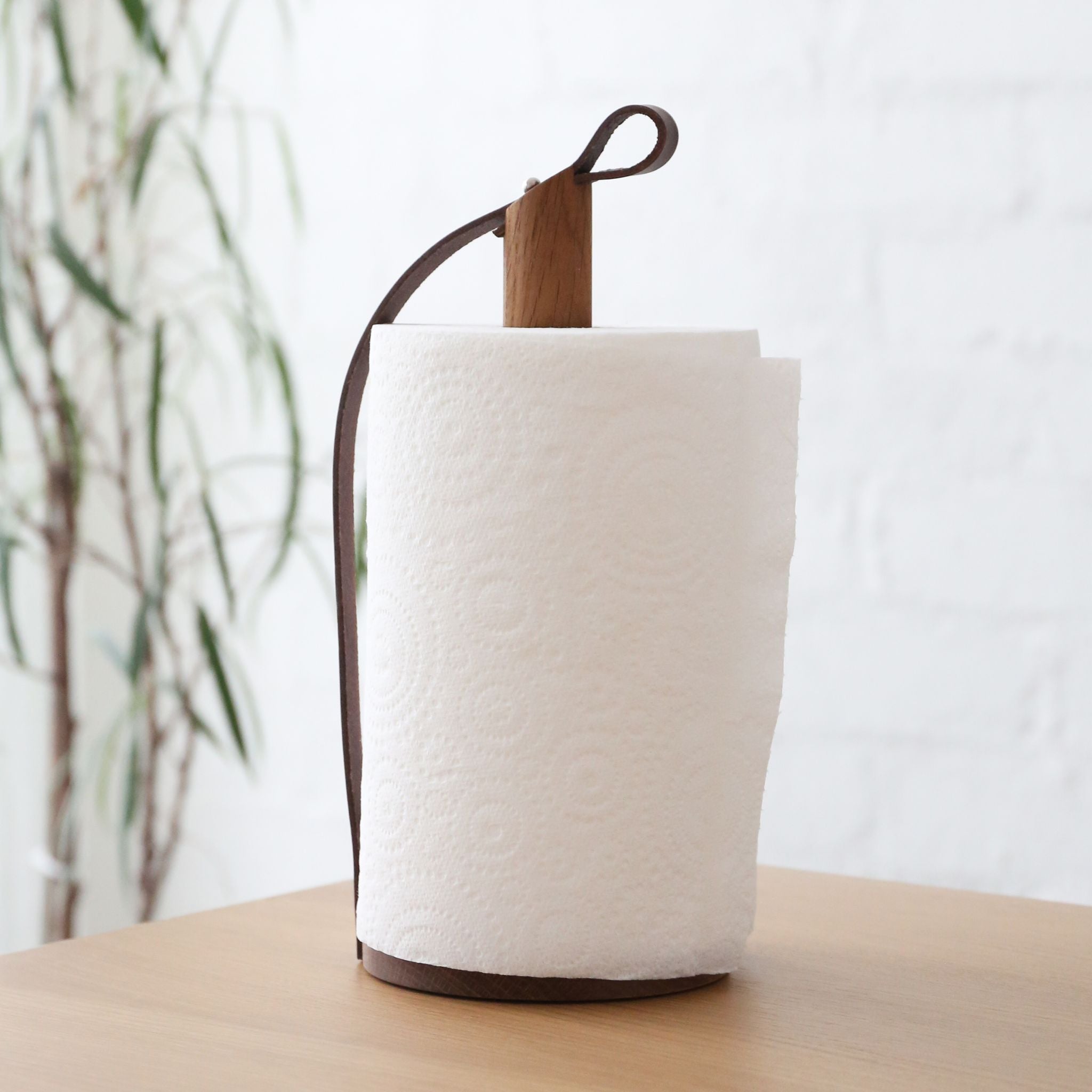 EKTA LIVING Hands-Free Paper Towel Holder - Smoked Oak & Leather - Modern Kitchen Accessory for Countertop, Bathroom, and Office Organization