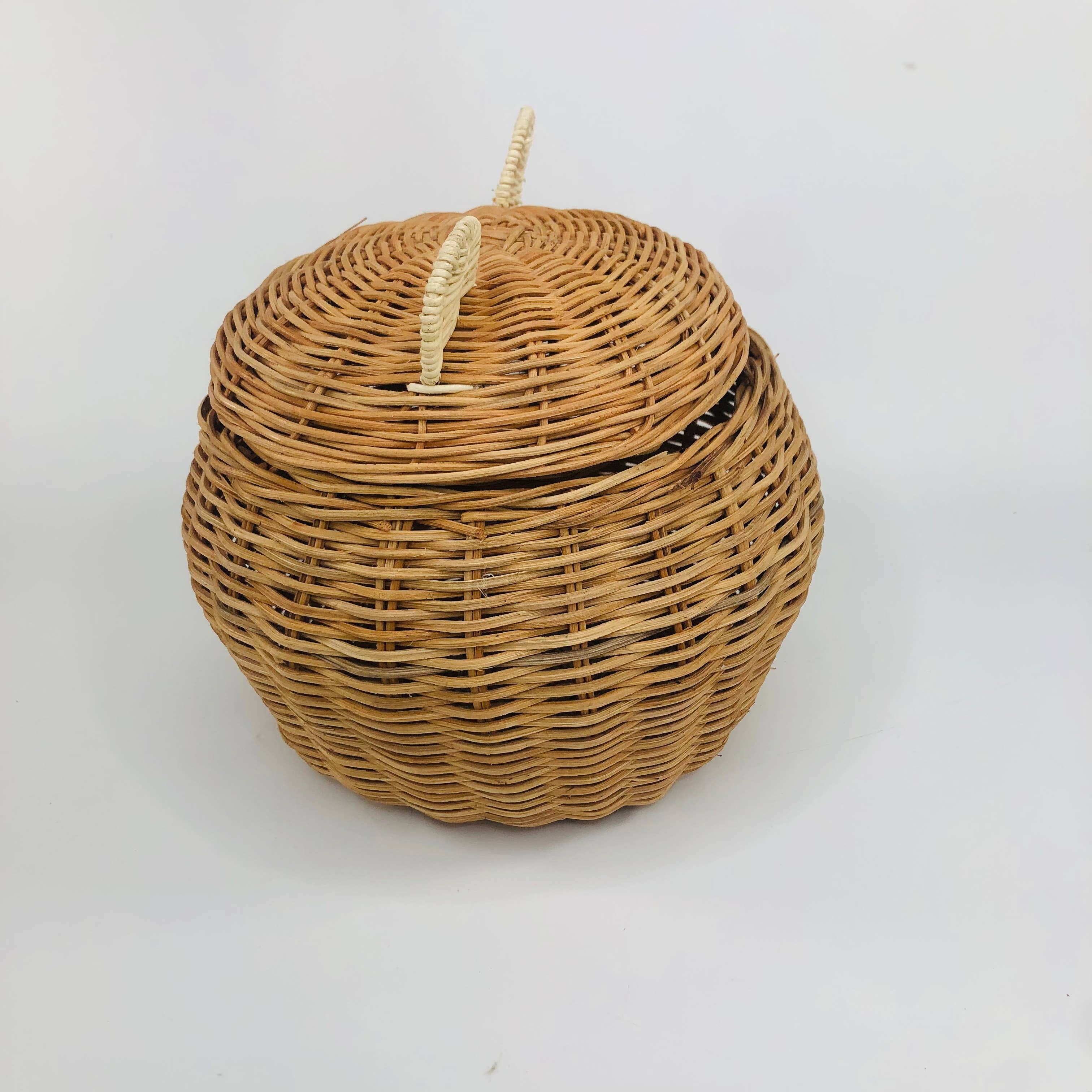 Natural Rattan Storage Basket with Lid - Bear Design Nursery Decor for Baby Clothes, Toys & Blankets | Perfect for Nursery, Playroom & Home Organization