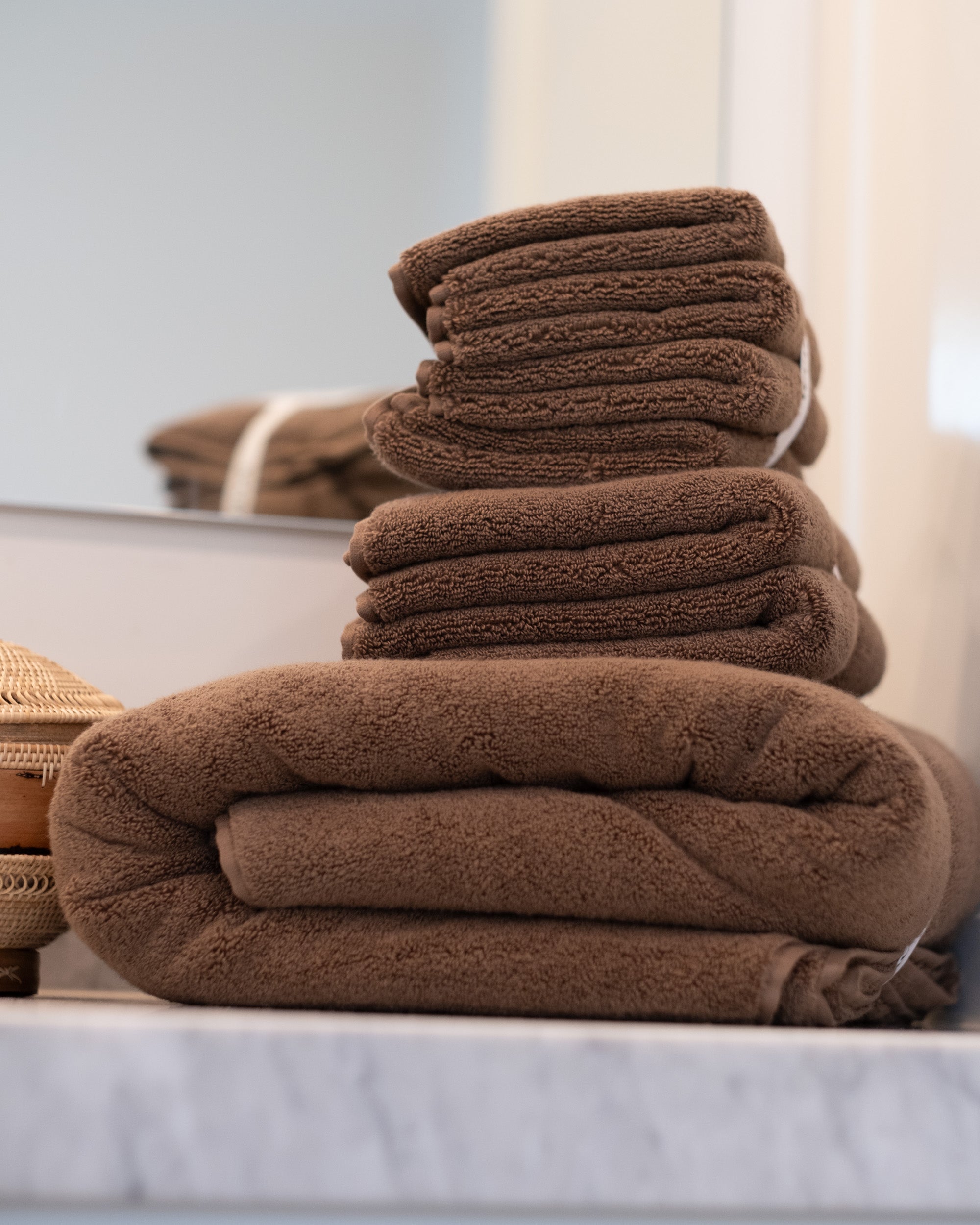 Premium Chocolate Brown Bath Towels Set - Ultra Soft & Absorbent Luxury Towels for Spa, Bathroom, and Beach | Perfect for Home, Hotel, and Gifting
