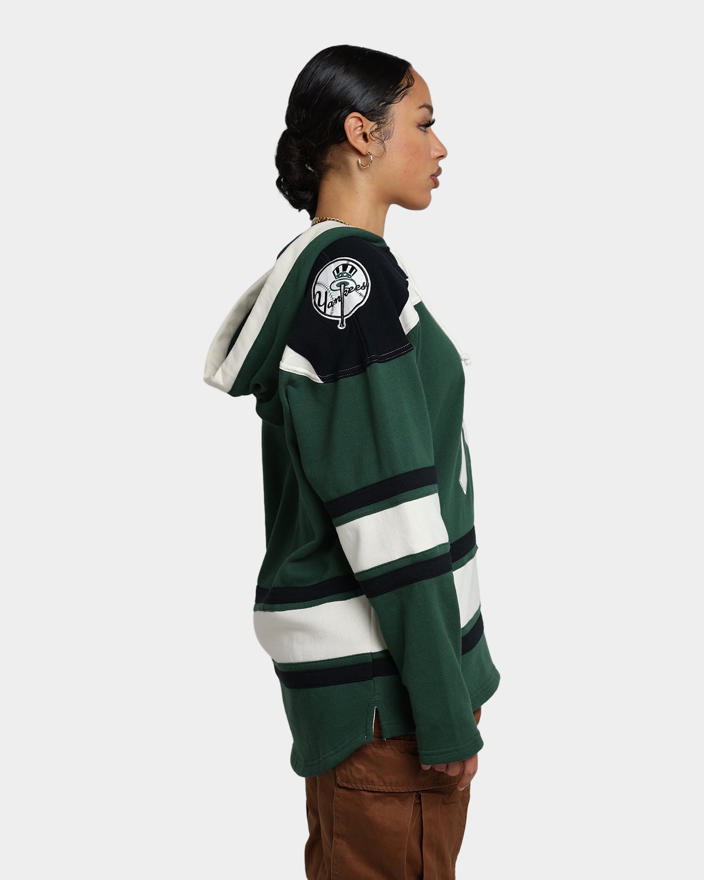 47 Brand New York Yankees Superior Lacer Hoodie for Men - Dark Green Pullover Sweatshirt with Adjustable Drawstring Hood - Perfect for Baseball Games, Casual Wear & Outdoor Activities