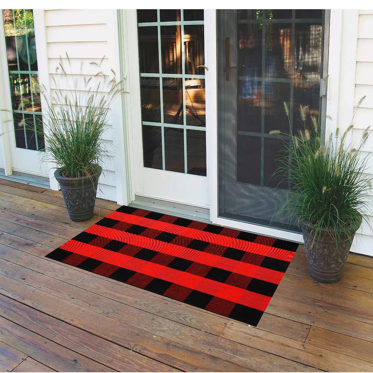 Buffalo Plaid Rug - Red and Black Checkered Farmhouse Rug 23.6