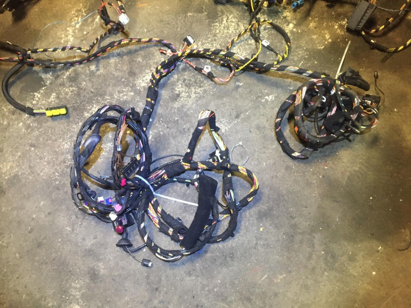 04 05 06 BMW X3 E83 3.0L OEM Interior Dash & Main Fuse Box Wiring Harness - Perfect for Electrical Repairs & DIY Car Upgrades