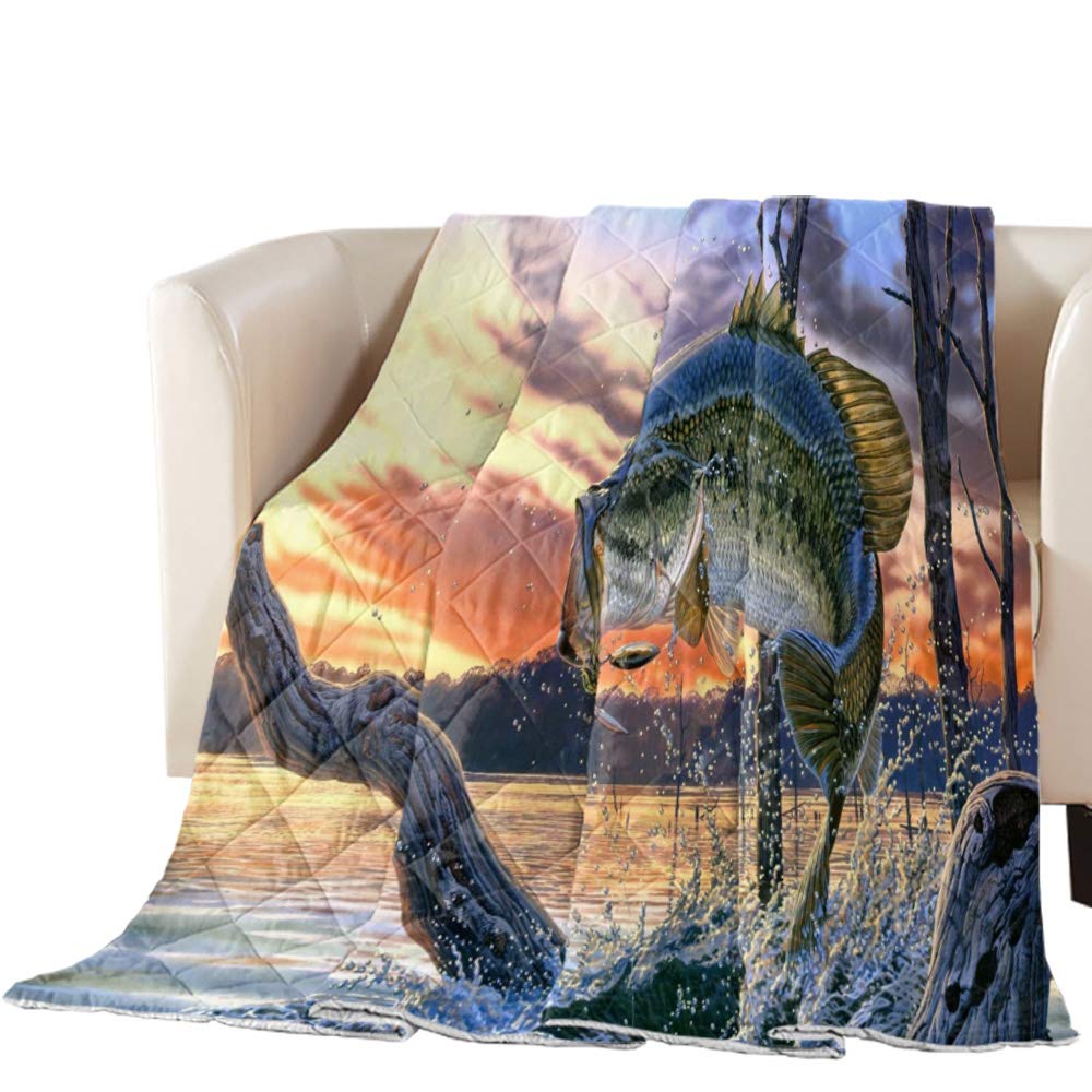 California King Size Cool Summer Bedspread Quilt - Fierce Bass Fish Biting Fishhooks Design, All-Season Comforter Duvet Insert or Standalone Blanket for Adults & Kids - Perfect for Air-Conditioned Bedrooms, Sofa Lounging, and Cozy Family Movie Nights