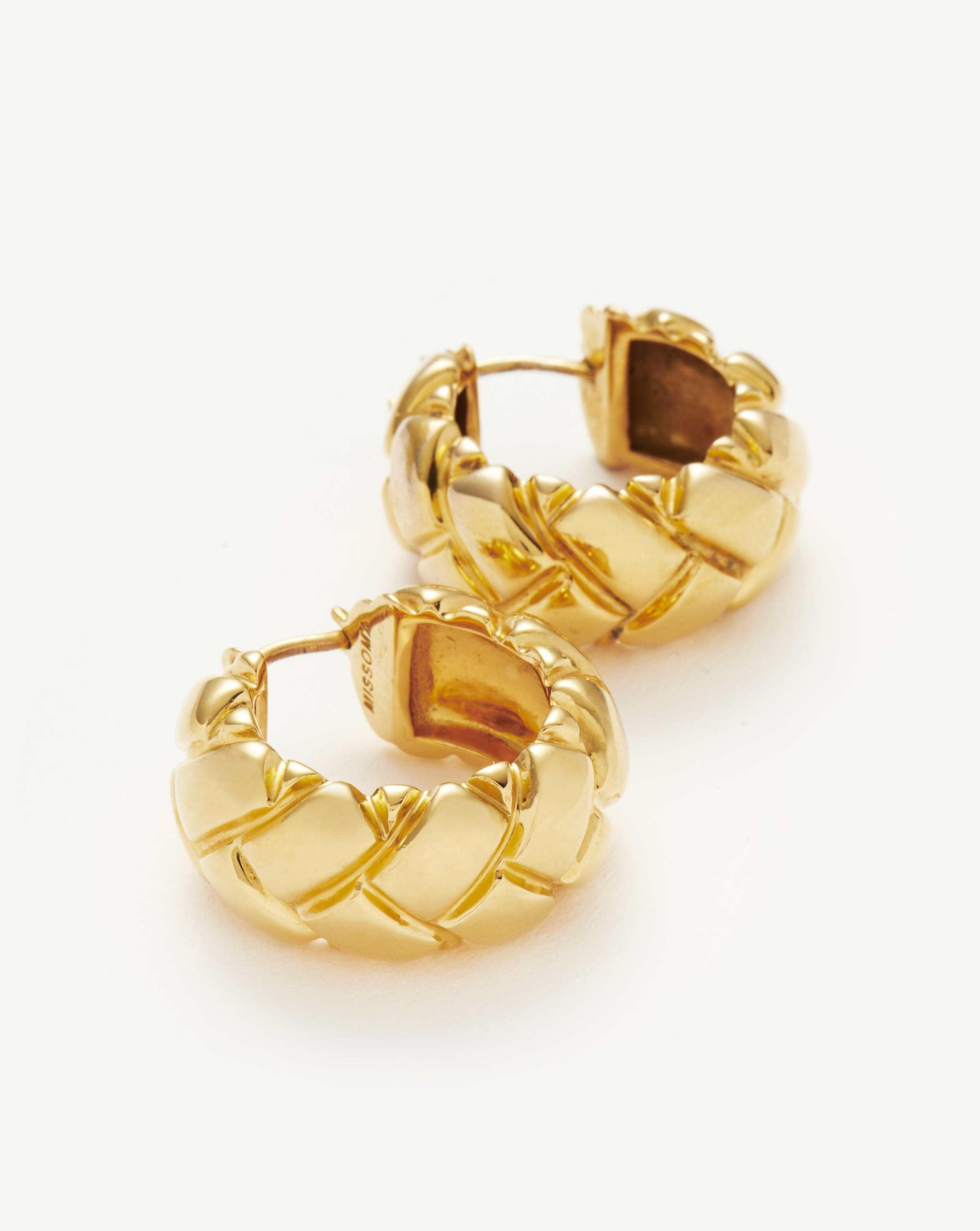 Lucy Williams Chunky Waffle Hoop Earrings for Women - Trendy Gold & Silver Statement Jewelry - Perfect for Parties, Date Nights & Everyday Wear