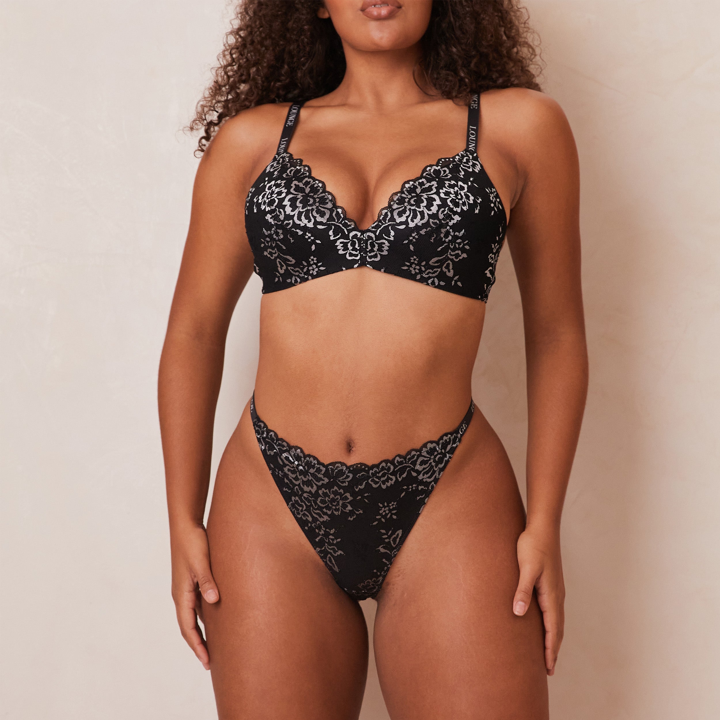 Magic Lace Bra - Seamless Comfort & Lift for Women - Perfect for Everyday Wear, Workout & Special Occasions - Black