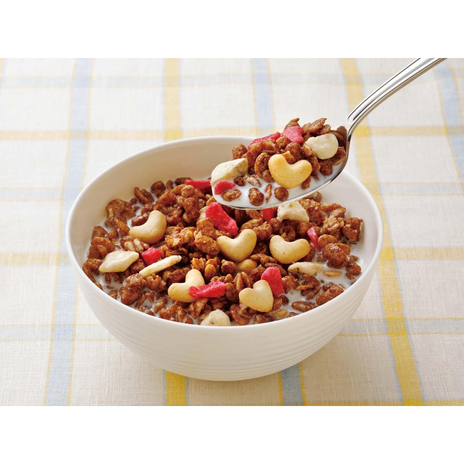Calbee Frugra Granola Cereal Chocolate Crunch & Banana 550g - Healthy Breakfast Cereal with Chocolate & Banana Flavor - Perfect for Morning Meals, Snacking & Office Breakfast