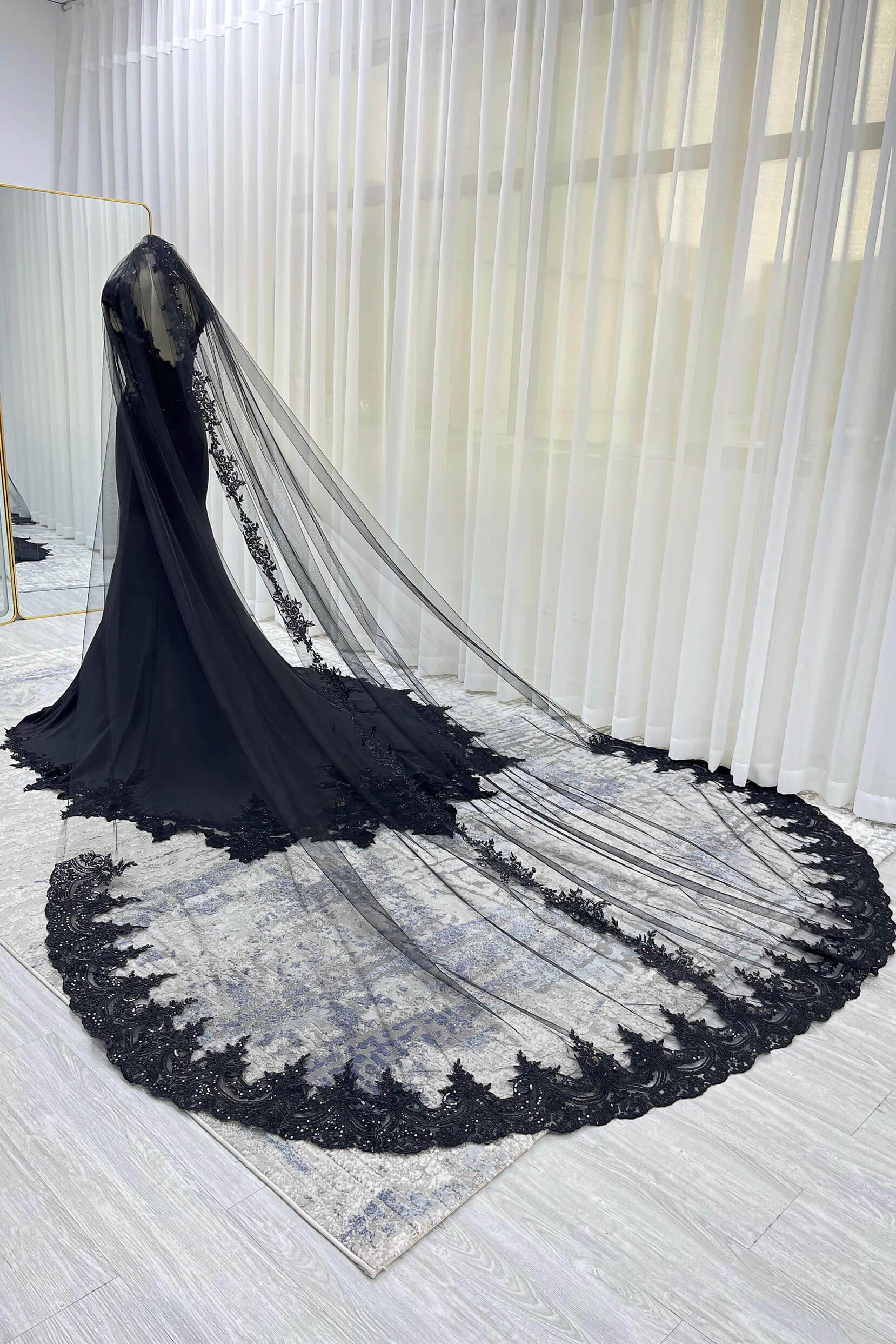 Elegant One-Tier Lace Edge Tulle Chapel Wedding Veil with Appliques & Beading - CV0397 | Perfect for Bridal Ceremonies, Church Weddings & Formal Occasions