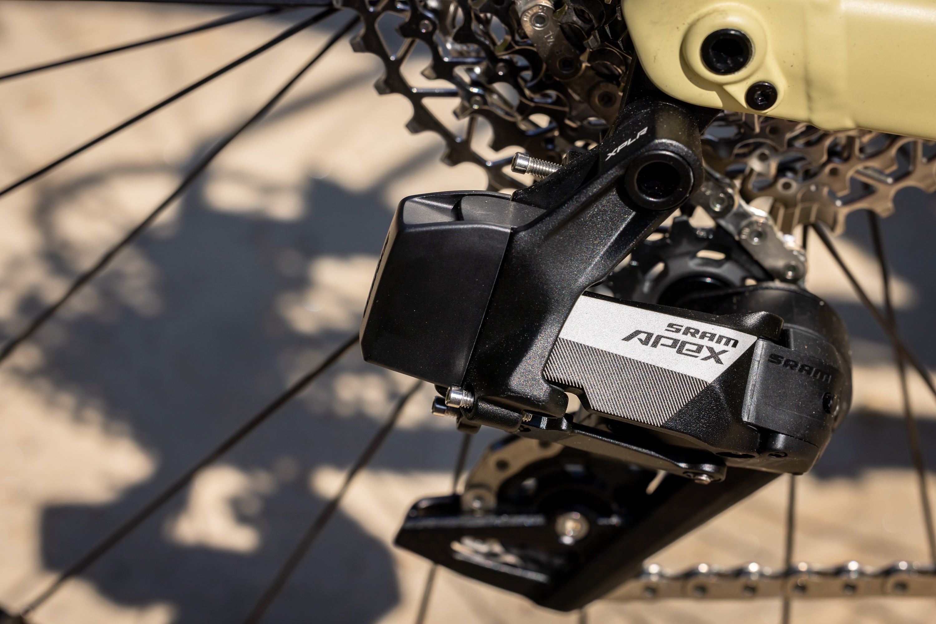 Polygon Bend R6X Gravel Bike - Lightweight Aluminum Frame, Shimano GRX Groupset, All-Terrain Performance for Adventure Riding & Commuting