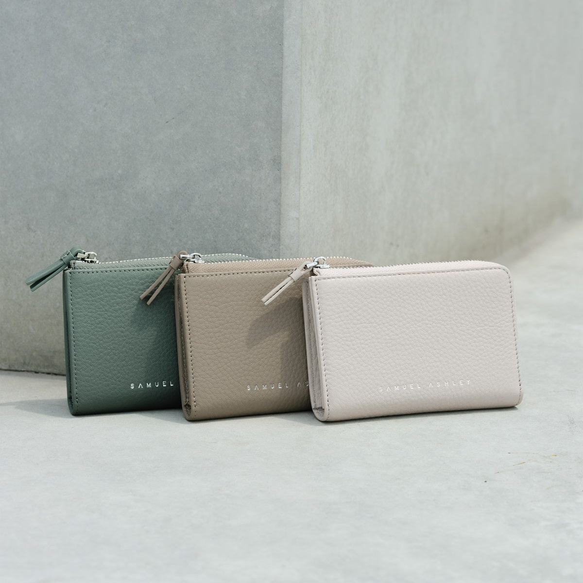 Roxie Genuine Leather Key Purse - Compact & Stylish Key Holder for Women - Perfect for Everyday Use, Travel & Organization