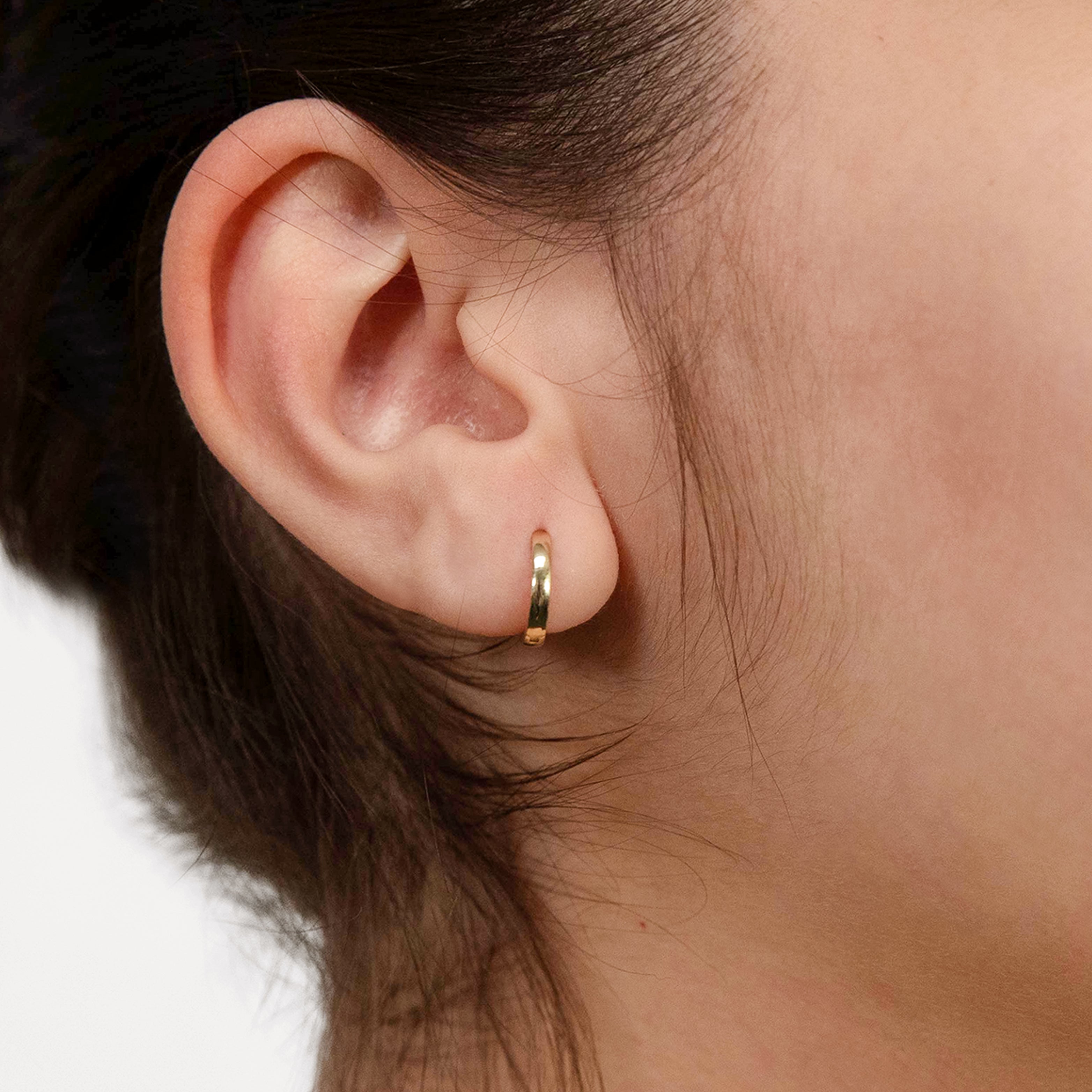 9ct Yellow Gold 8mm Polished Huggy Earrings for Women - Elegant Huggie Hoop Earrings for Everyday Wear, Date Night & Special Occasions