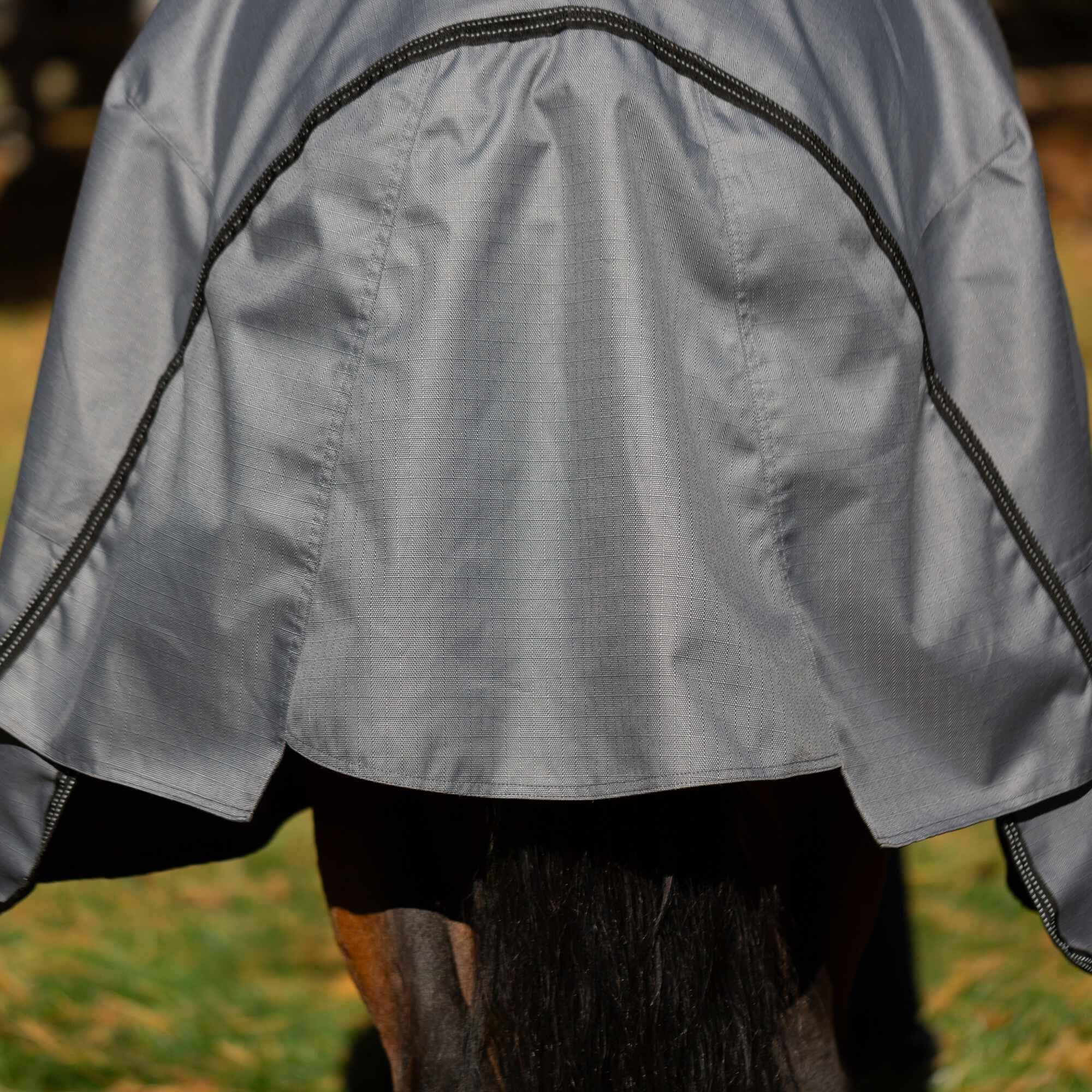 Equinavia Arktis Regular Neck Turnout Sheet - Waterproof Horse Blanket for Cold Weather - Carbon Gray - 81 Inches - Ideal for Winter Riding and Stable Use