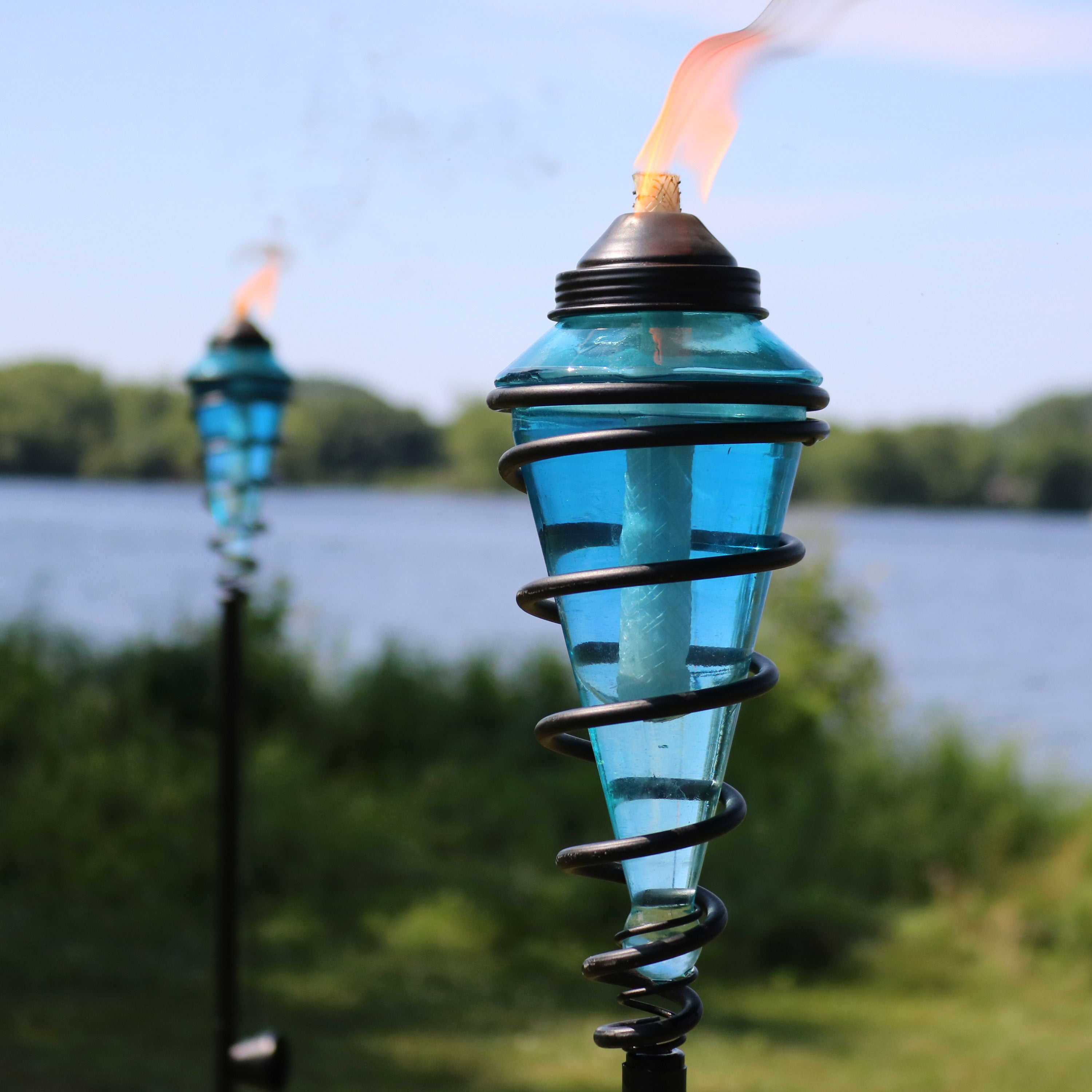 Sunnydaze Adjustable Height Metal Swirl Glass Outdoor Lawn & Patio Torch - Decorative Lighting for Backyard, Garden, Poolside & Outdoor Parties