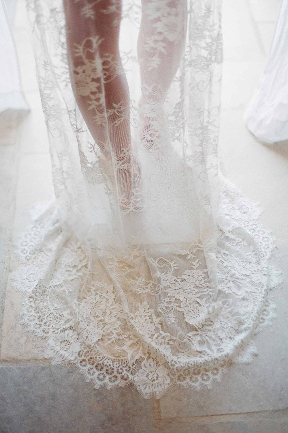 Elegant Swan Queen Ivory Lace Bridal Robe Gown with Scalloped Train - Perfect for Wedding, Bridal Shower, and Honeymoon Photoshoots