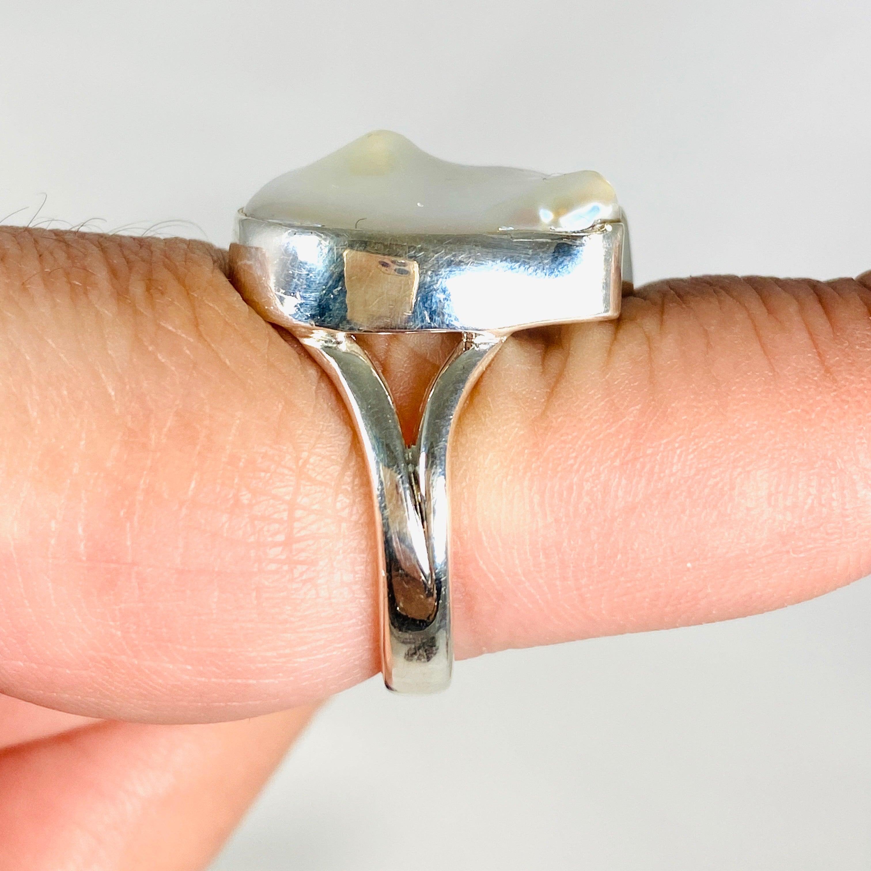 Elegant 9K Gold Pearl Ring KRGJ2932 - Perfect for Weddings, Anniversaries & Special Occasions