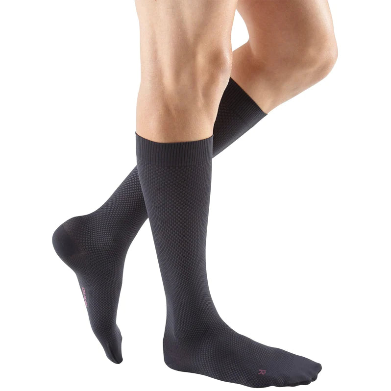 Mediven Men's Select 20-30 mmHg Compression Socks for Calf Support - Closed Toe Standard Fit - Ideal for Travel, Sports & Varicose Vein Relief