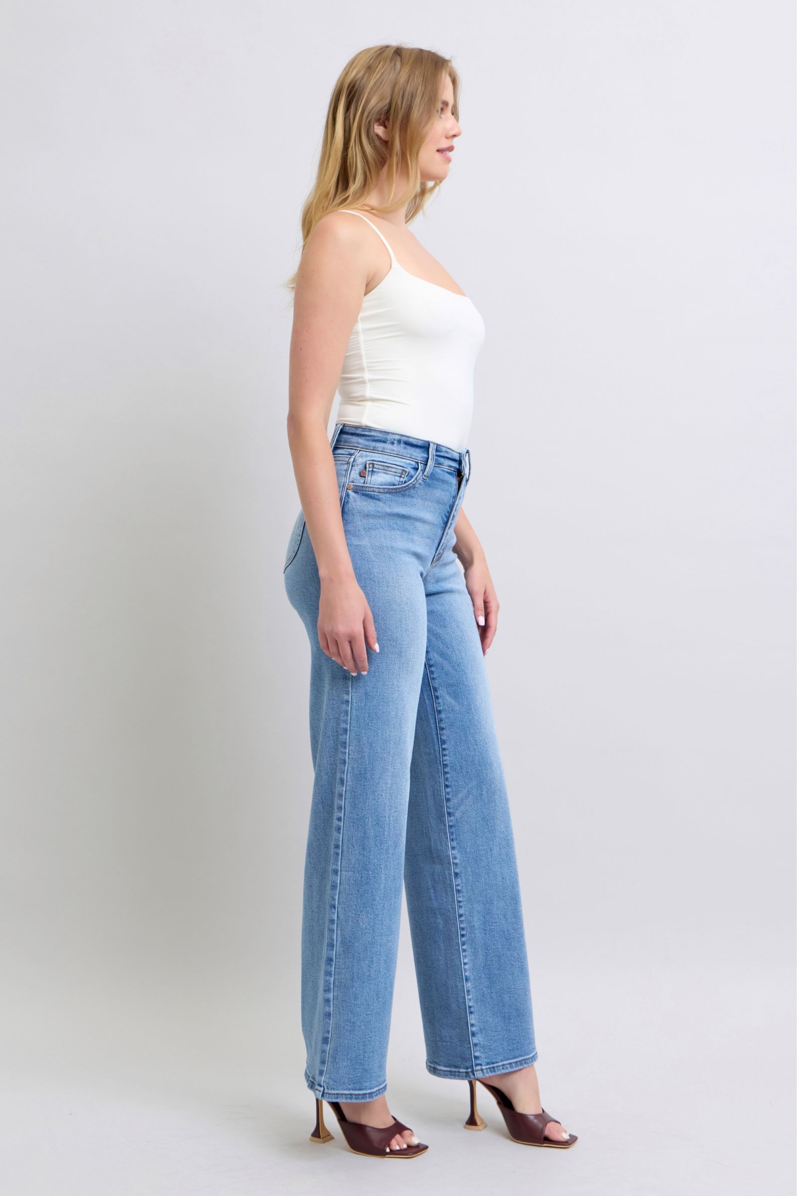 Judy Blue Women's High Waist Wide Leg Jeans with Pockets - Comfortable Stretch Denim Pants for Casual Wear & Everyday Outfits