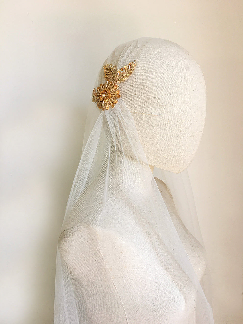 Vintage Juliet Cap Wedding Veil with Beaded Lace - Elegant Bridal Headpiece for Classic & Boho Weddings, Photo Shoots & Special Occasions