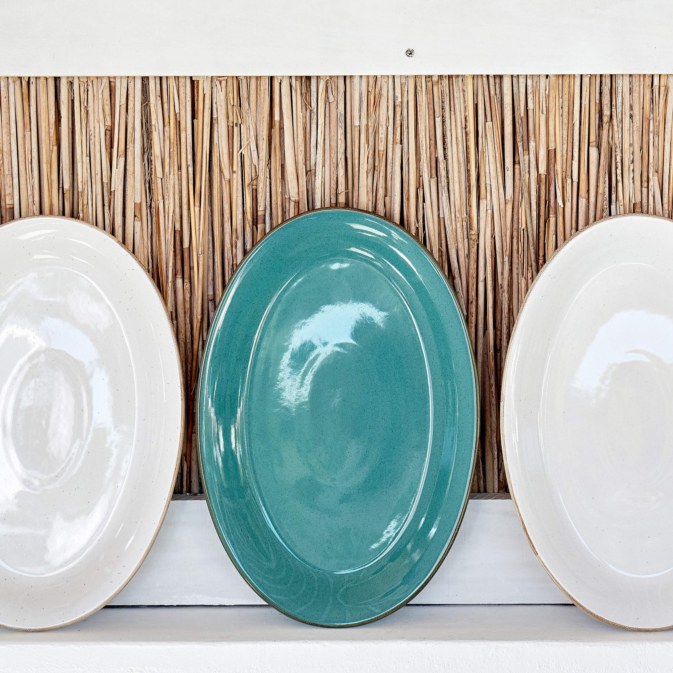 Casafina 18-Inch White Ceramic Oval Platter - Sardegna Collection | Microwave, Dishwasher, Oven & Freezer Safe Stoneware | Food-Safe Glaze | Restaurant-Grade Serving Dish for Holidays, Parties & Entertaining