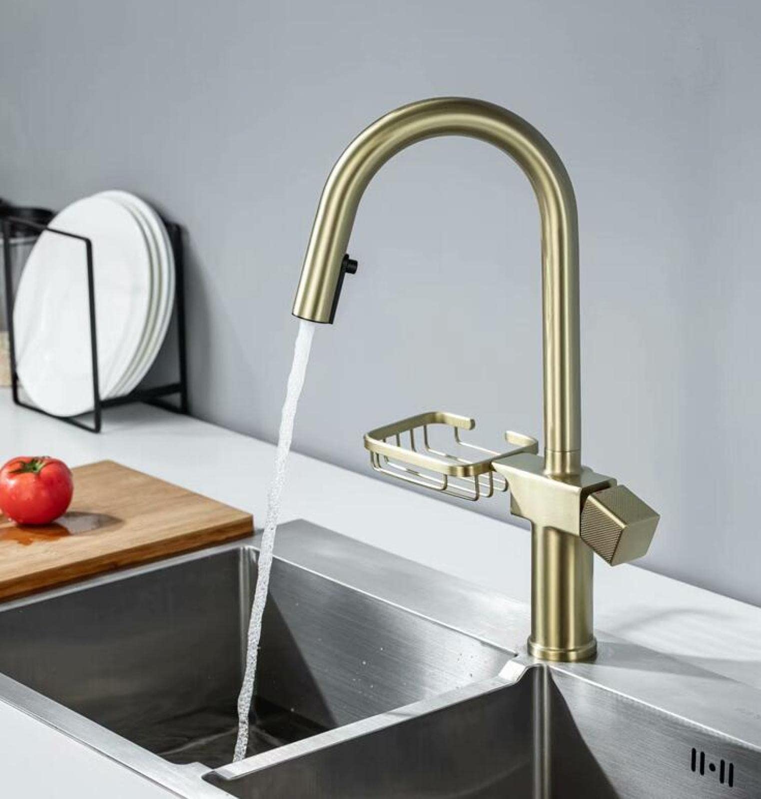 Brushed Gold Pull-Out Kitchen Faucet with Sprayer - Hot & Cold Water Swivel Mixer Tap for Modern Farmhouse & Contemporary Kitchen Sinks | Perfect for Washing Dishes, Filling Pots & Cleaning Vegetables