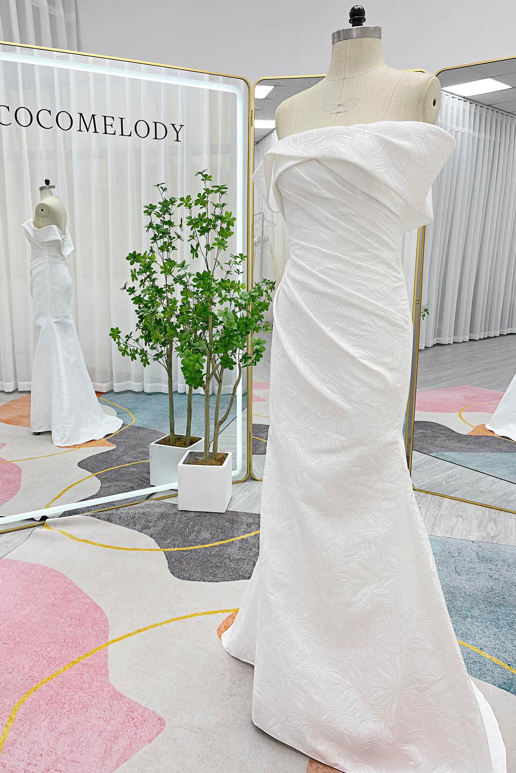 Elegant Mermaid Sweep Brush Train Jacquard Satin Wedding Gown CW3294 - Perfect for Beach Weddings, Vow Renewals & Formal Evening Ceremonies