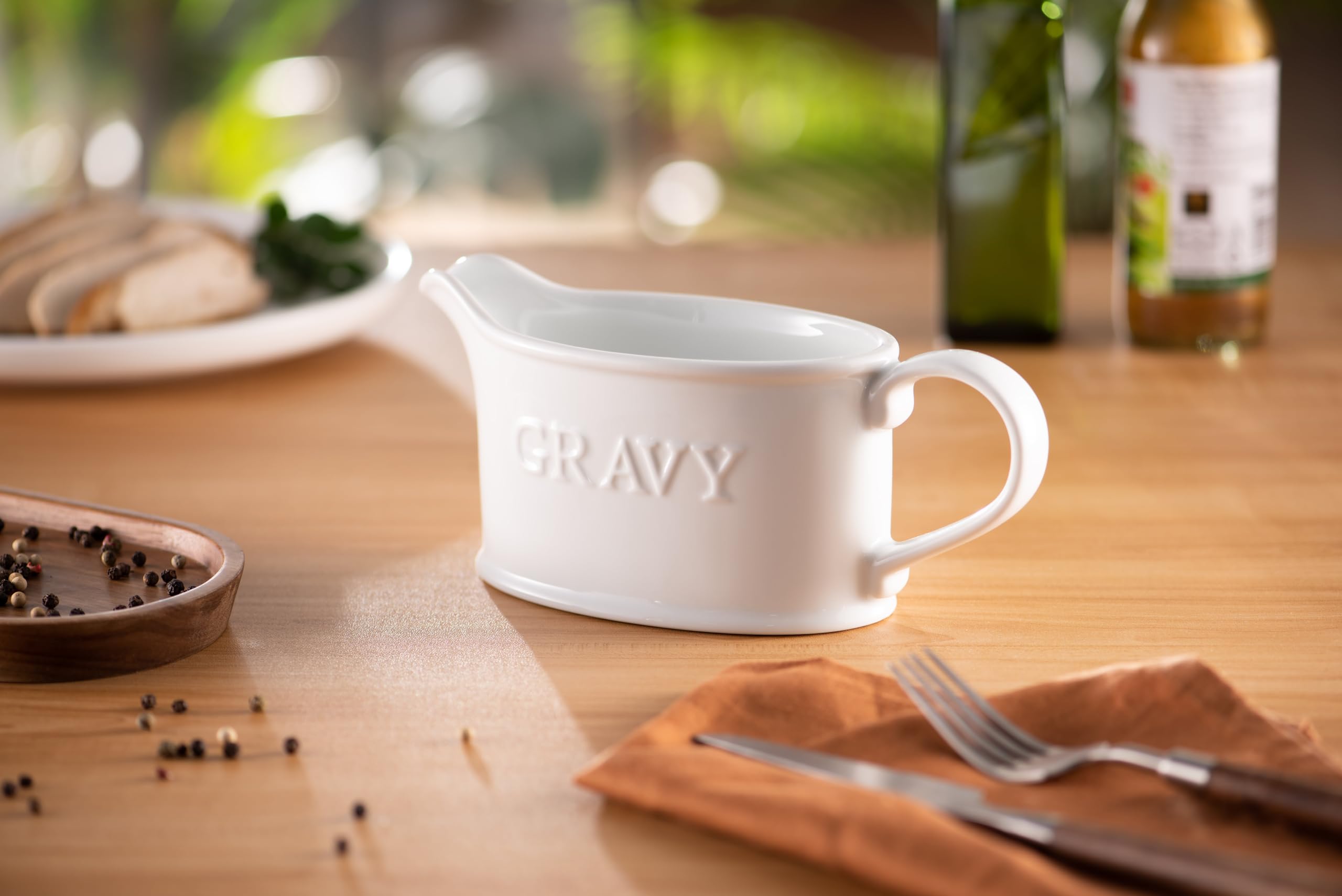 Kook Ceramic Gravy Boat with Large Handle - 18 oz White Porcelain Sauce Dispenser for Dressings, Creamer & Sauces - Microwave & Dishwasher Safe - Perfect for Holiday Dinners, Restaurants & Catering Events