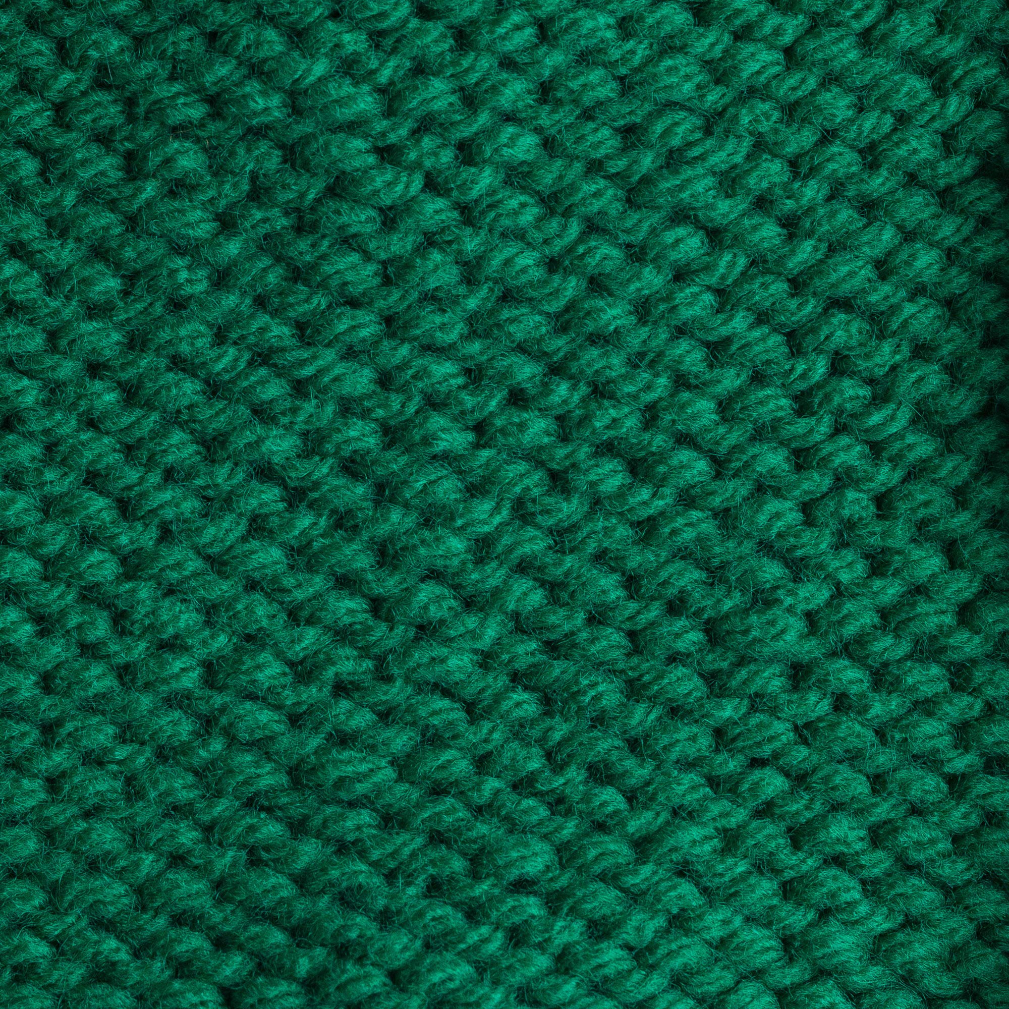 Bernat Super Value Yarn - 5 oz Kelly Green Knitting & Crochet Yarn Ball - Perfect for Scarves, Blankets & DIY Crafts
