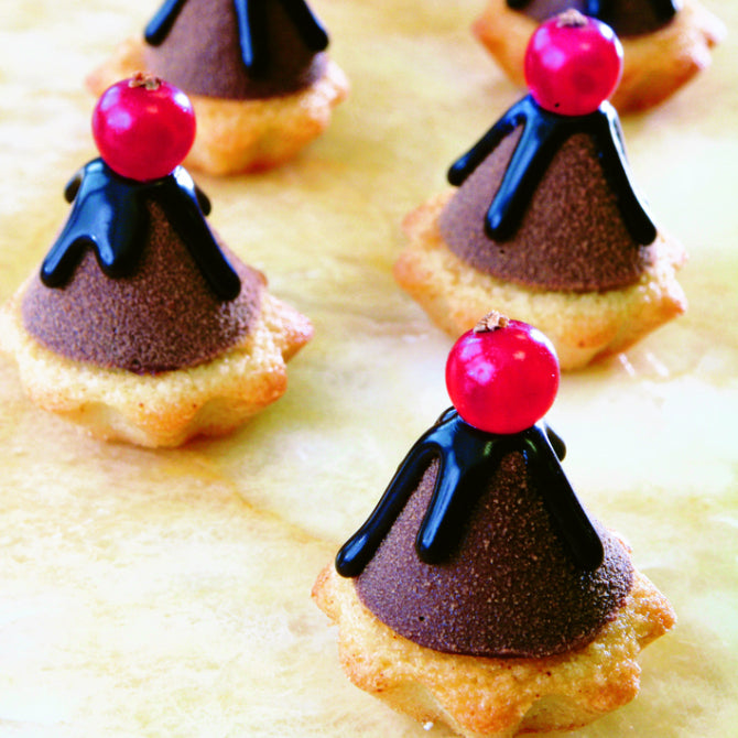 Flexipan Mini Cone 96 Forms - Premium Silicone Baking Molds for Macarons, Chocolates & Desserts - Perfect for Home Bakers & Professional Chefs