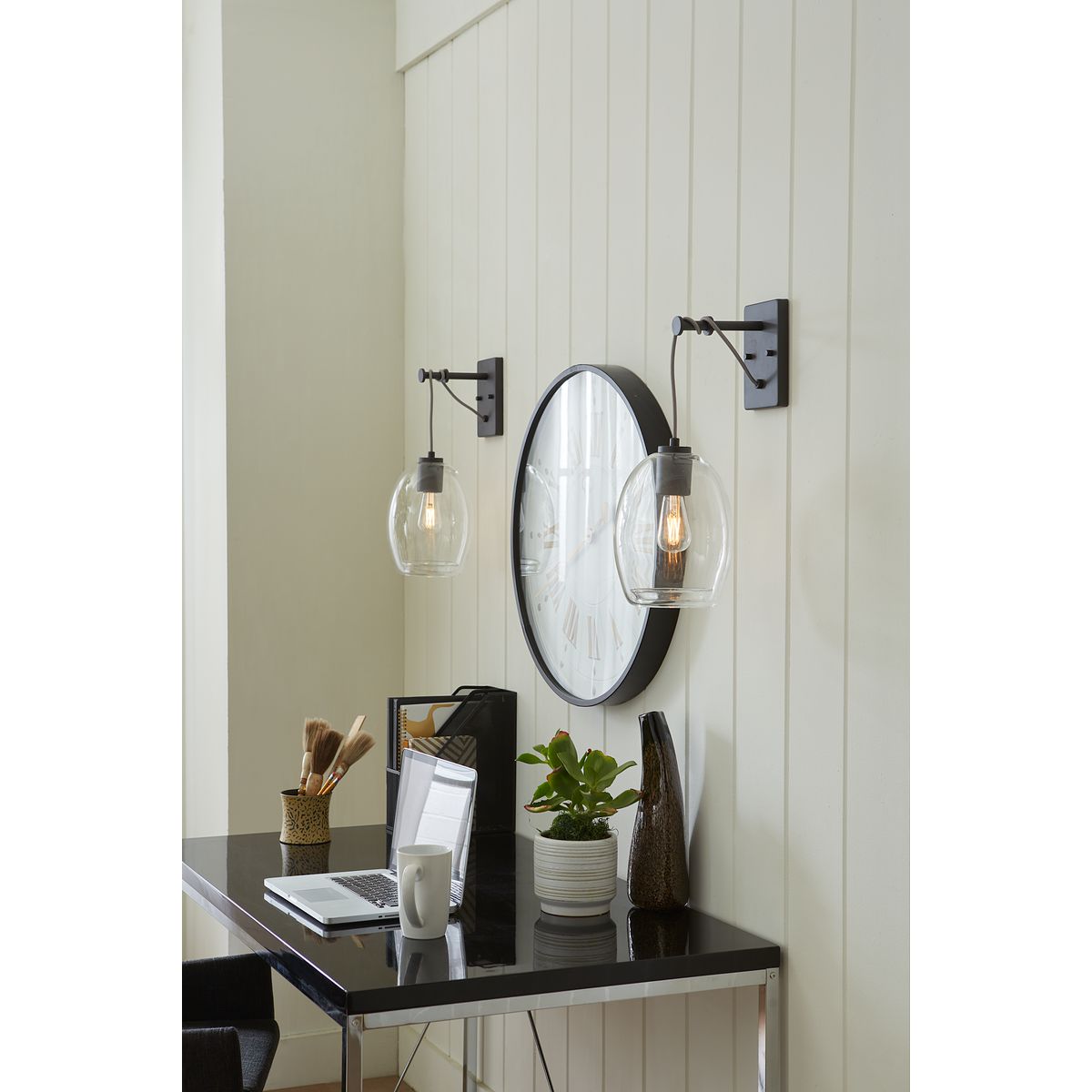 Caisson Collection One Light Wall Bracket - Vintage Style Outdoor Wall Sconce for Porch, Patio & Garden Lighting - Waterproof & Durable for Exterior Use