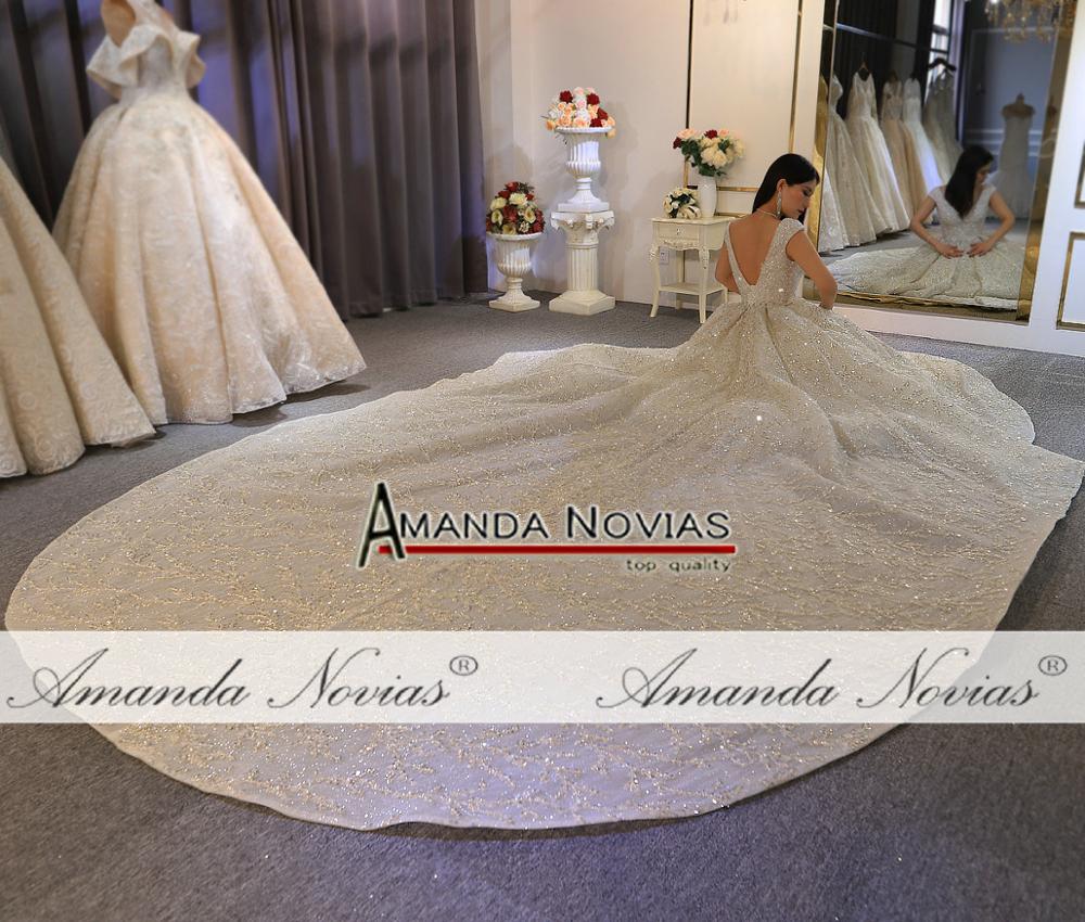 2021 Heavy Beading Luxury Wedding Dress - Elegant Bridal Gown with Intricate Beadwork for Church, Ballroom & Outdoor Weddings