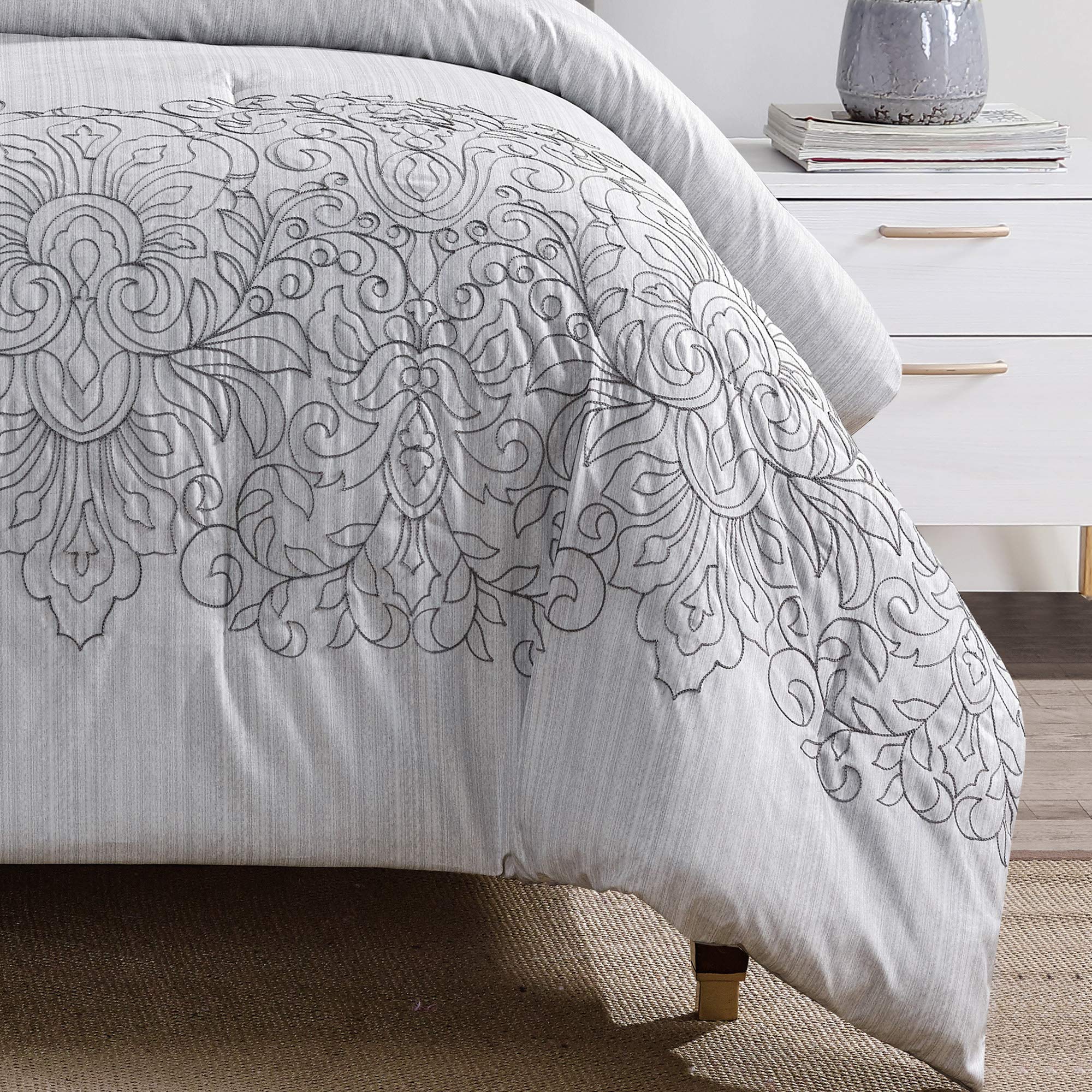 Luxury 8-Piece Linen Comforter Set Full/Queen - Modern Light Gray Damask Pattern with Shams, Cushions & Throw | Bed in a Bag | Soft & Breathable for All-Season Comfort | Perfect for Master Bedroom, Guest Room, or Airbnb Styling