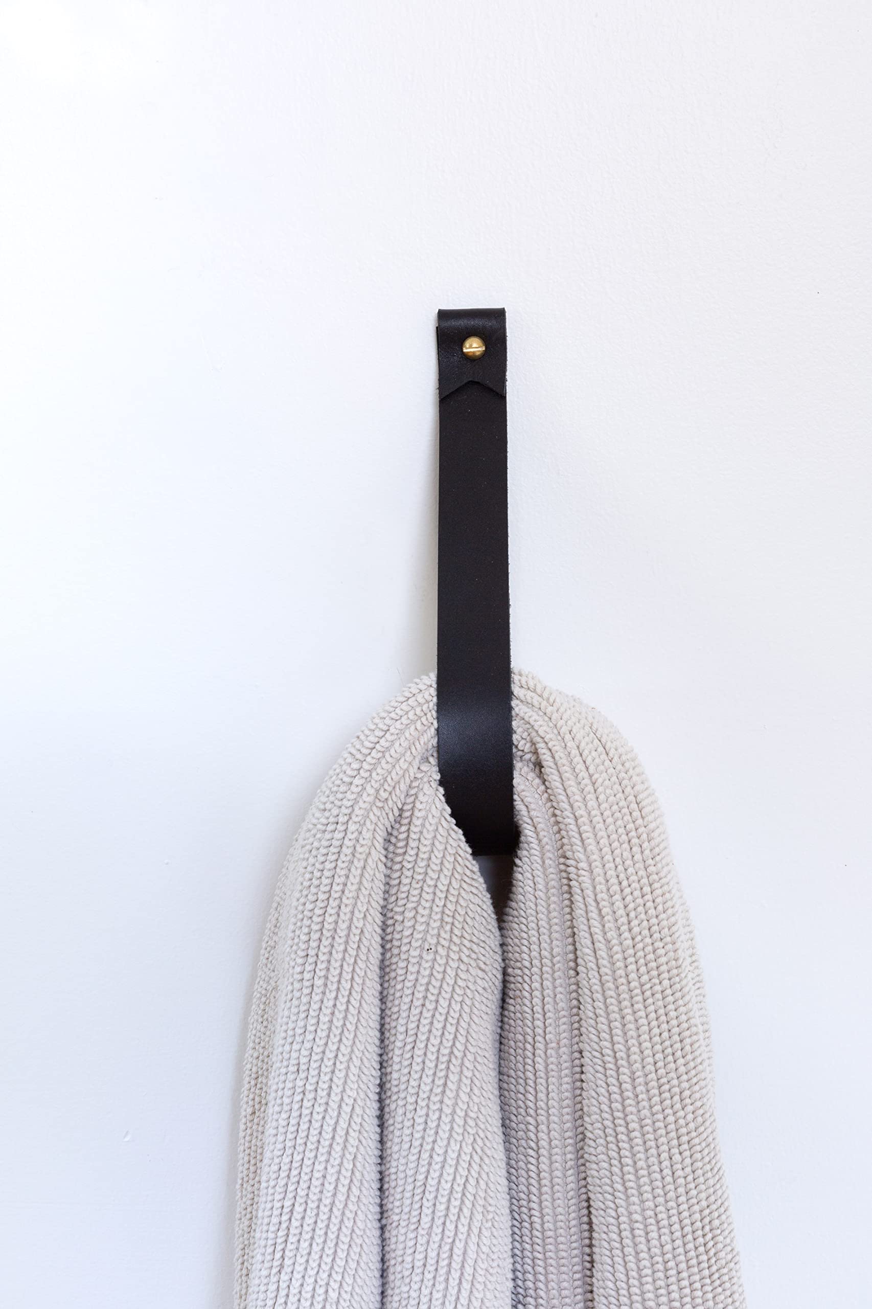 KEYAIIRA - Large Leather Wall Hook, Minimalist Wall Hanging Strap for Towels, Scarves & Coats - Decorative Storage Hanger for Bathroom, Bedroom & Entryway Organization
