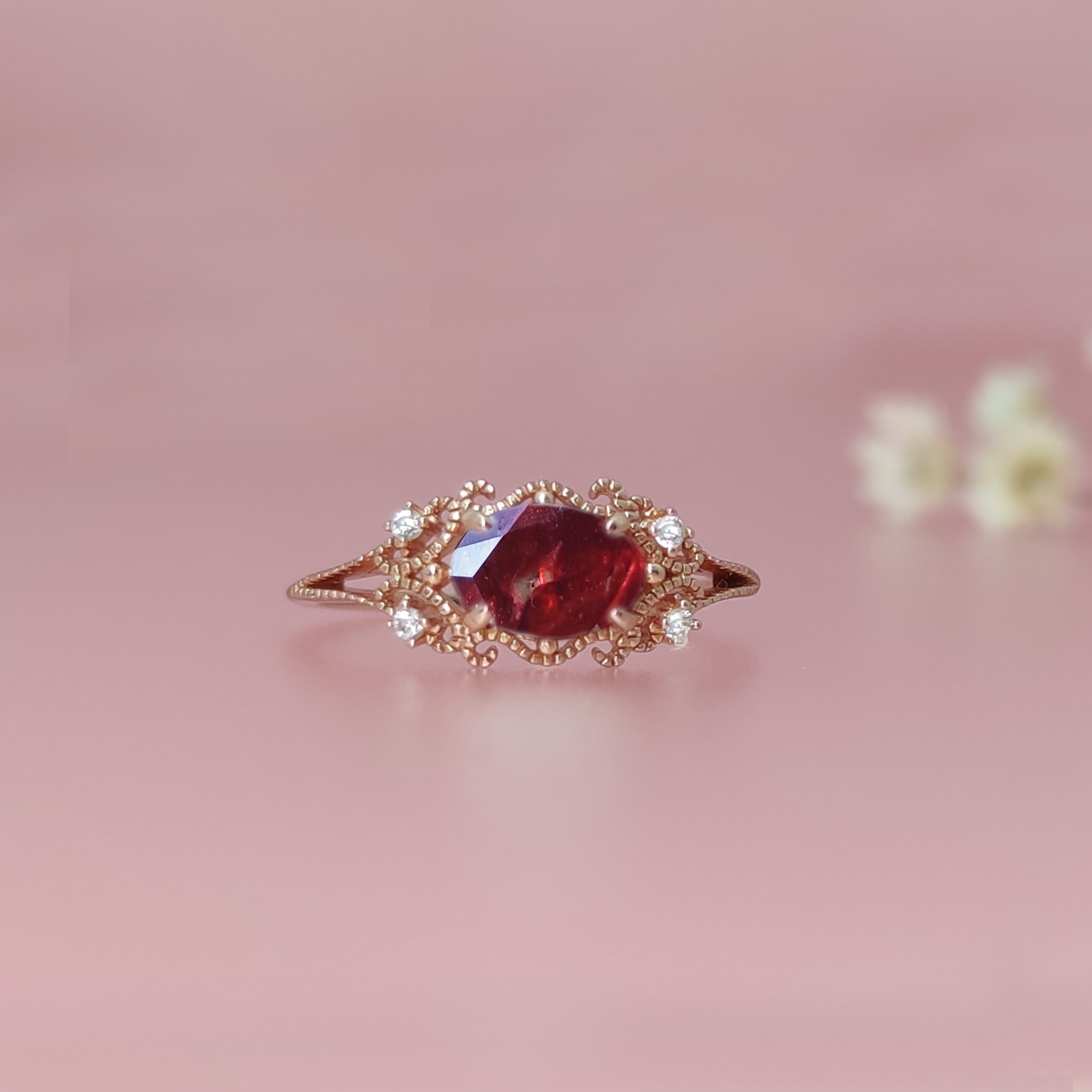 Elegant Solid Gold Lace Oval Ring for Wedding, Funeral & Special Occasions - Dried Flower Halo Design for Bridal, Memorial & Gift Giving