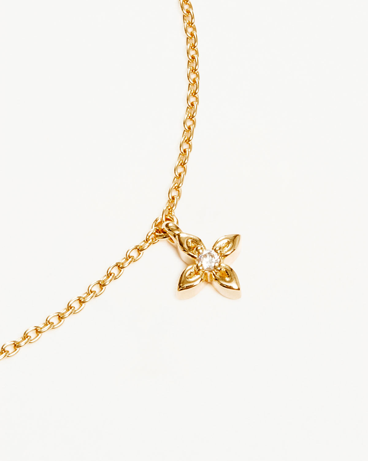 18K Gold Vermeil Live in Peace Bracelet - Dainty Adjustable Peace Symbol Jewelry for Women - Perfect for Everyday Wear, Gifts & Spiritual Healing