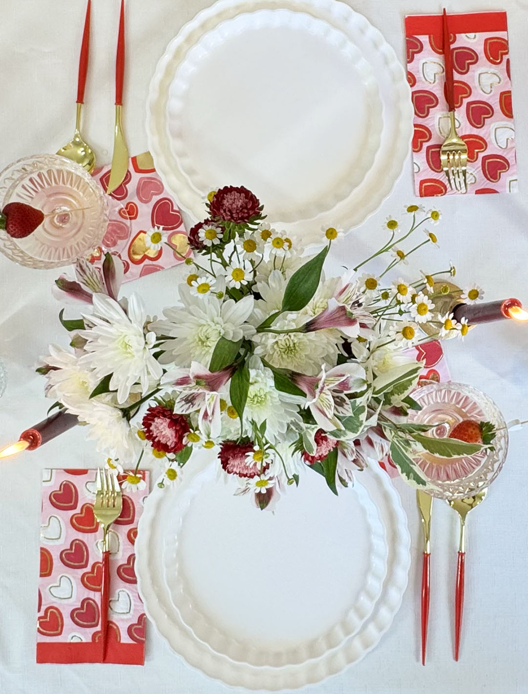 Elegant Heart-Shaped Tableware Set for Romantic Dinners, Valentine's Day & Special Occasions - Perfect for Date Nights, Anniversaries and Wedding Decor