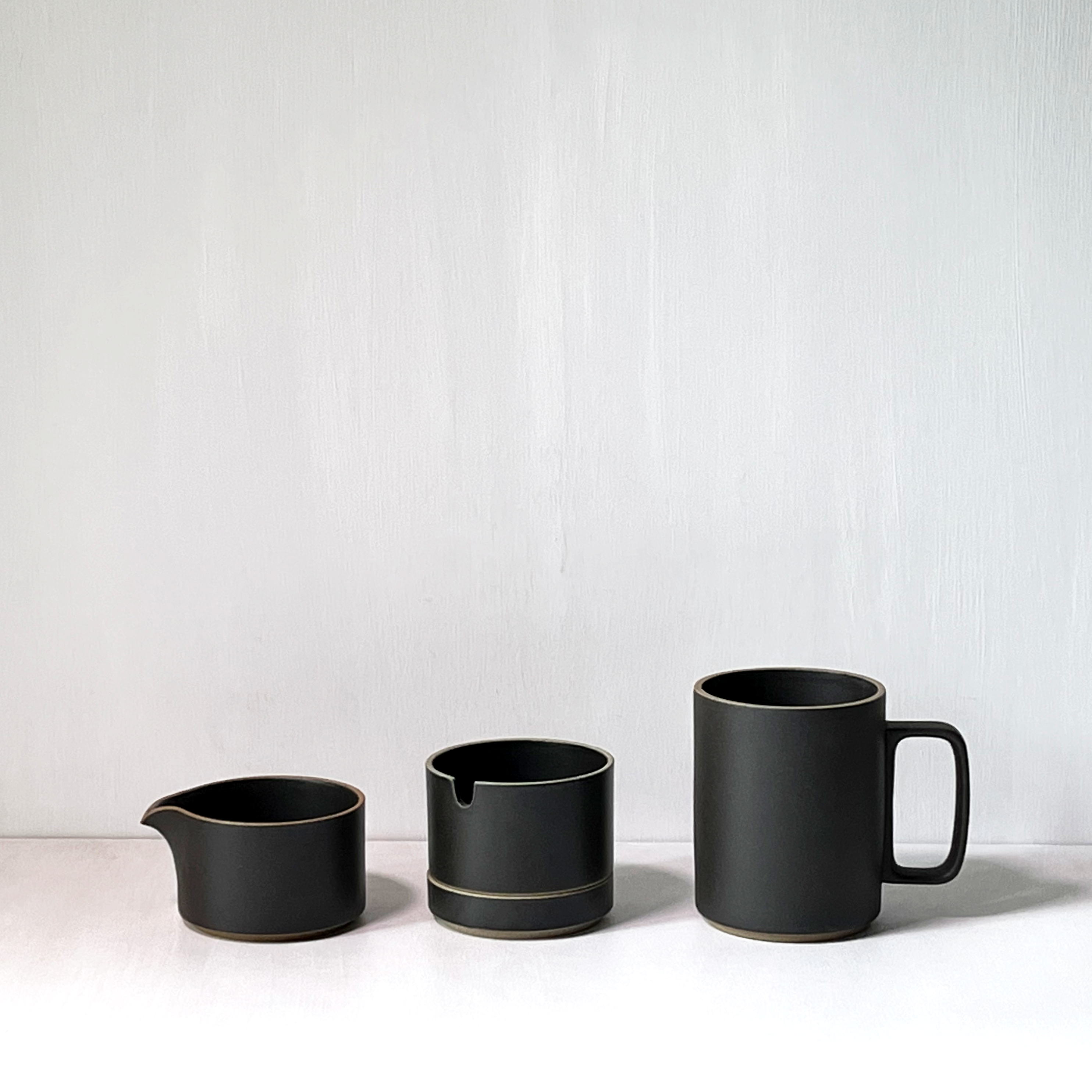 Premium Hasami Porcelain Coffee Mug - Handcrafted Dark Brown Ceramic Cup for Espresso, Tea & Hot Drinks - Perfect for Home, Office & Cafe Use