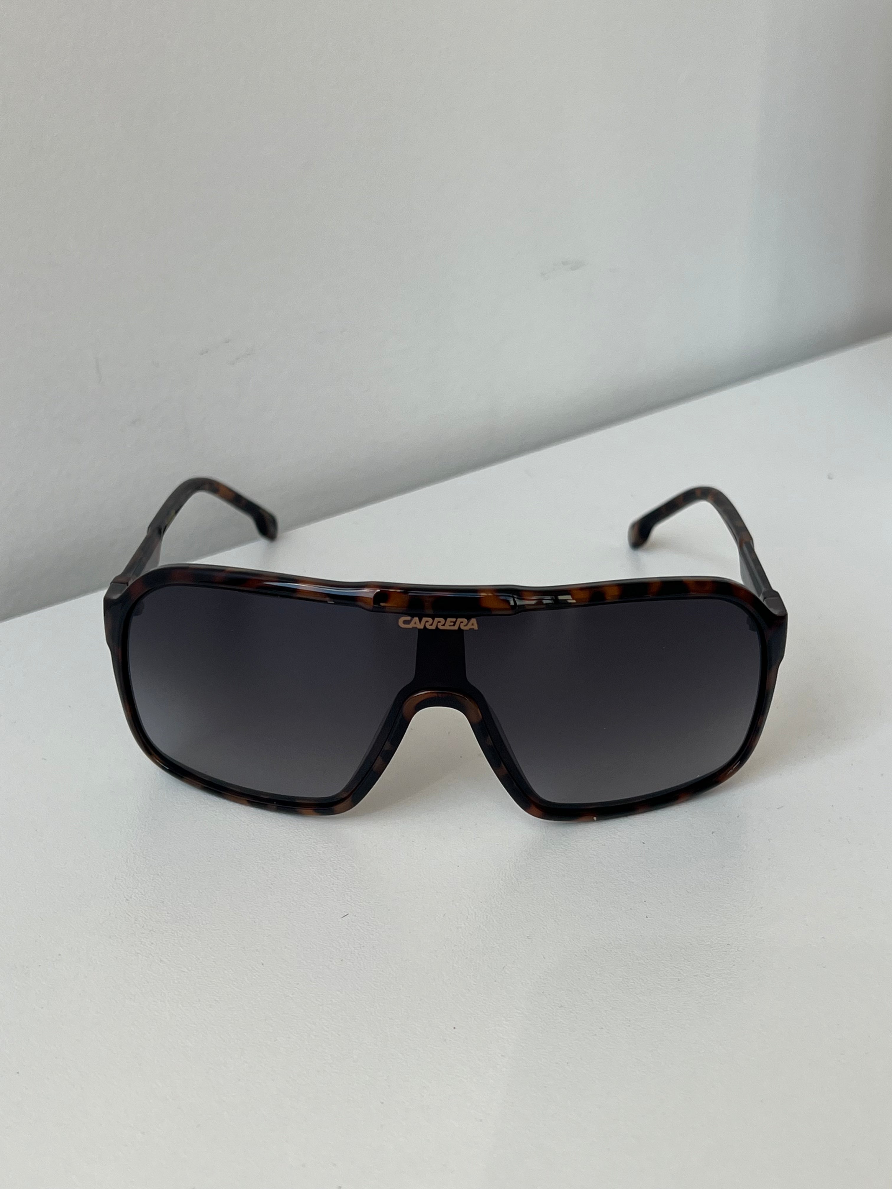 Carrera 1046/S Shield Sunglasses for Men & Women - Havana Brown Polarized Sports Sunglasses for Running, Cycling & Outdoor Activities