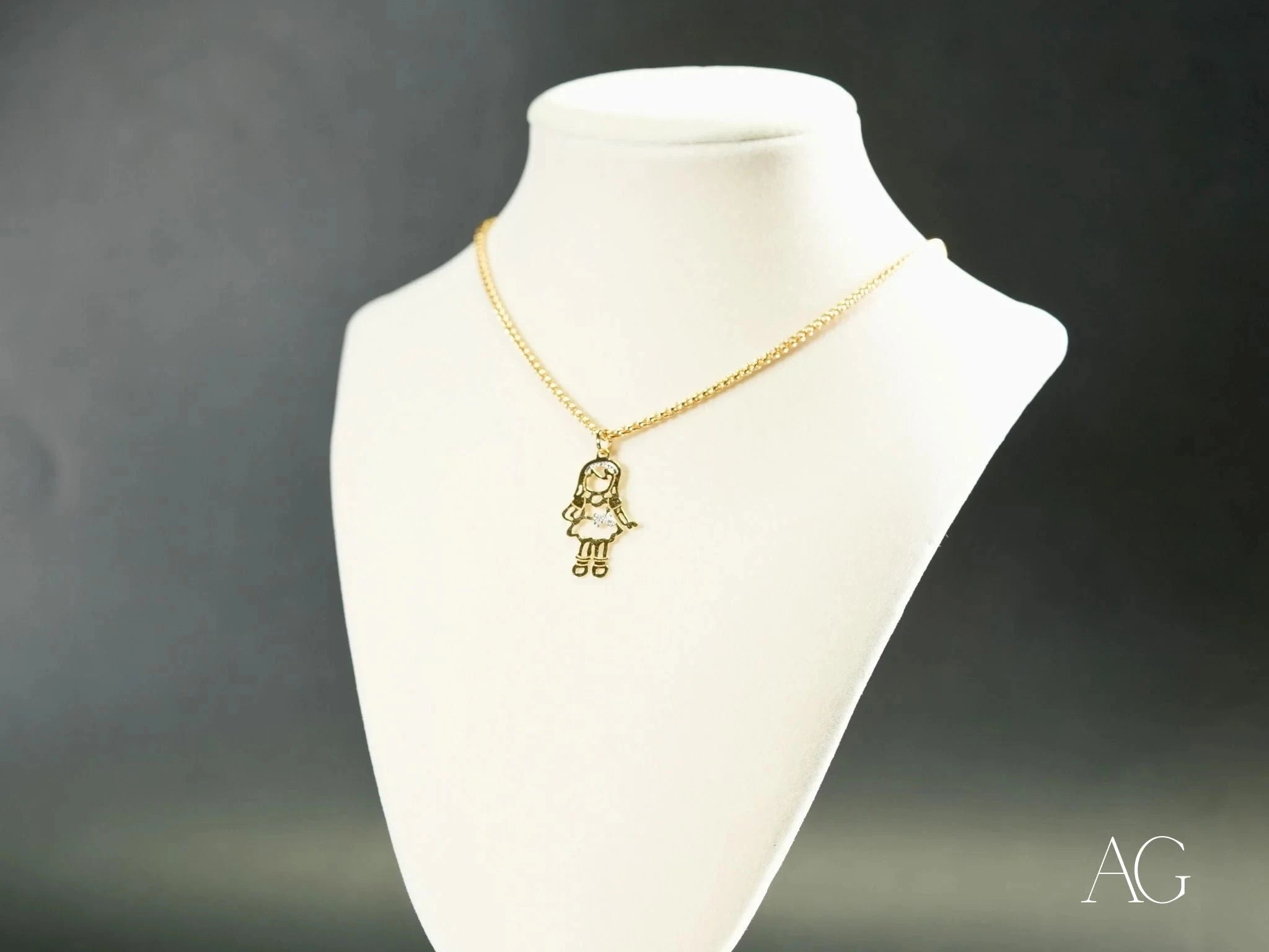 Golden Treasures Pendant Necklace - Elegant Jewelry for Women - Perfect for Parties, Weddings & Special Occasions