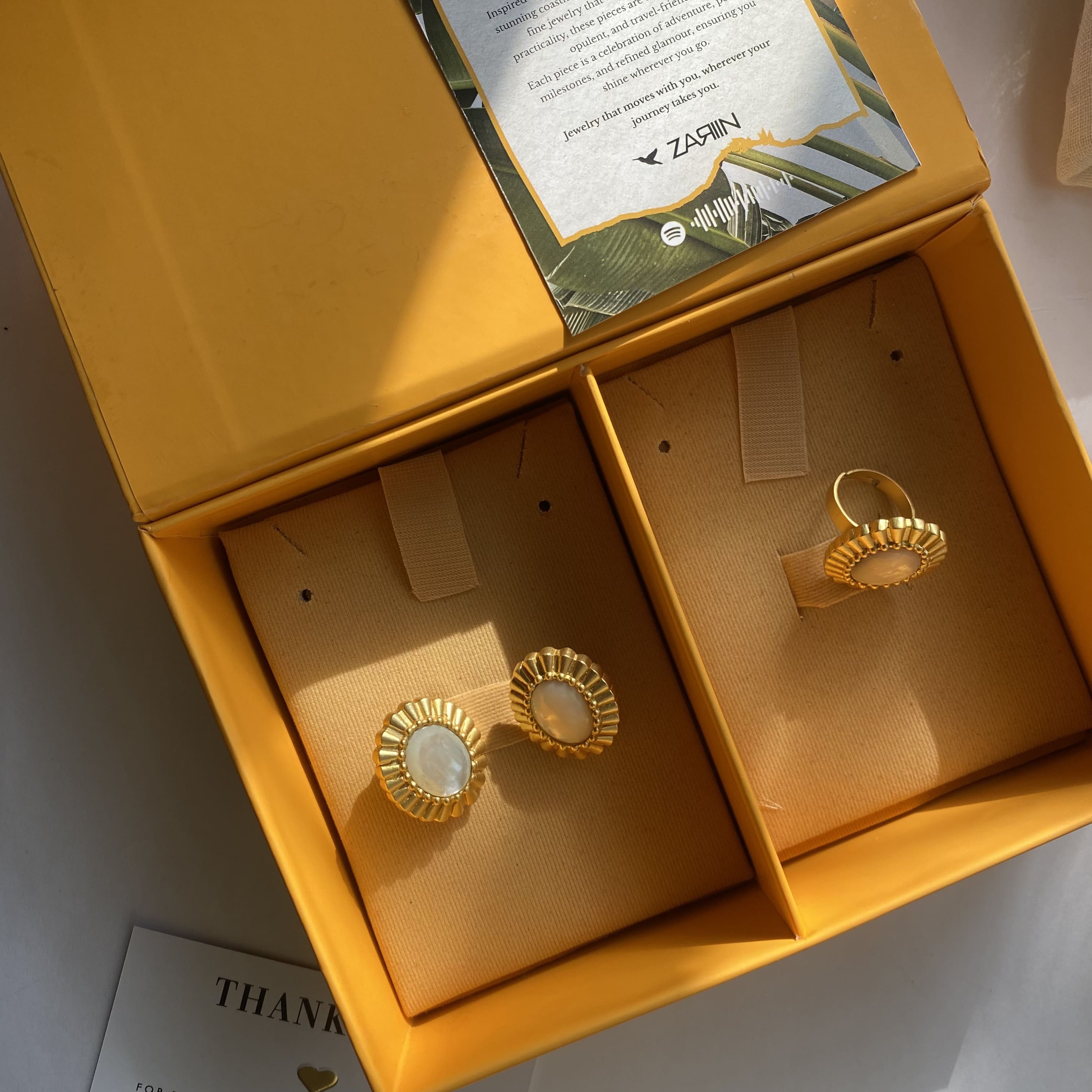Sunny Getaway Gift Set - Premium Travel Essentials for Vacation & Relaxation - Perfect for Beach Trips, Spa Days & Summer Getaways