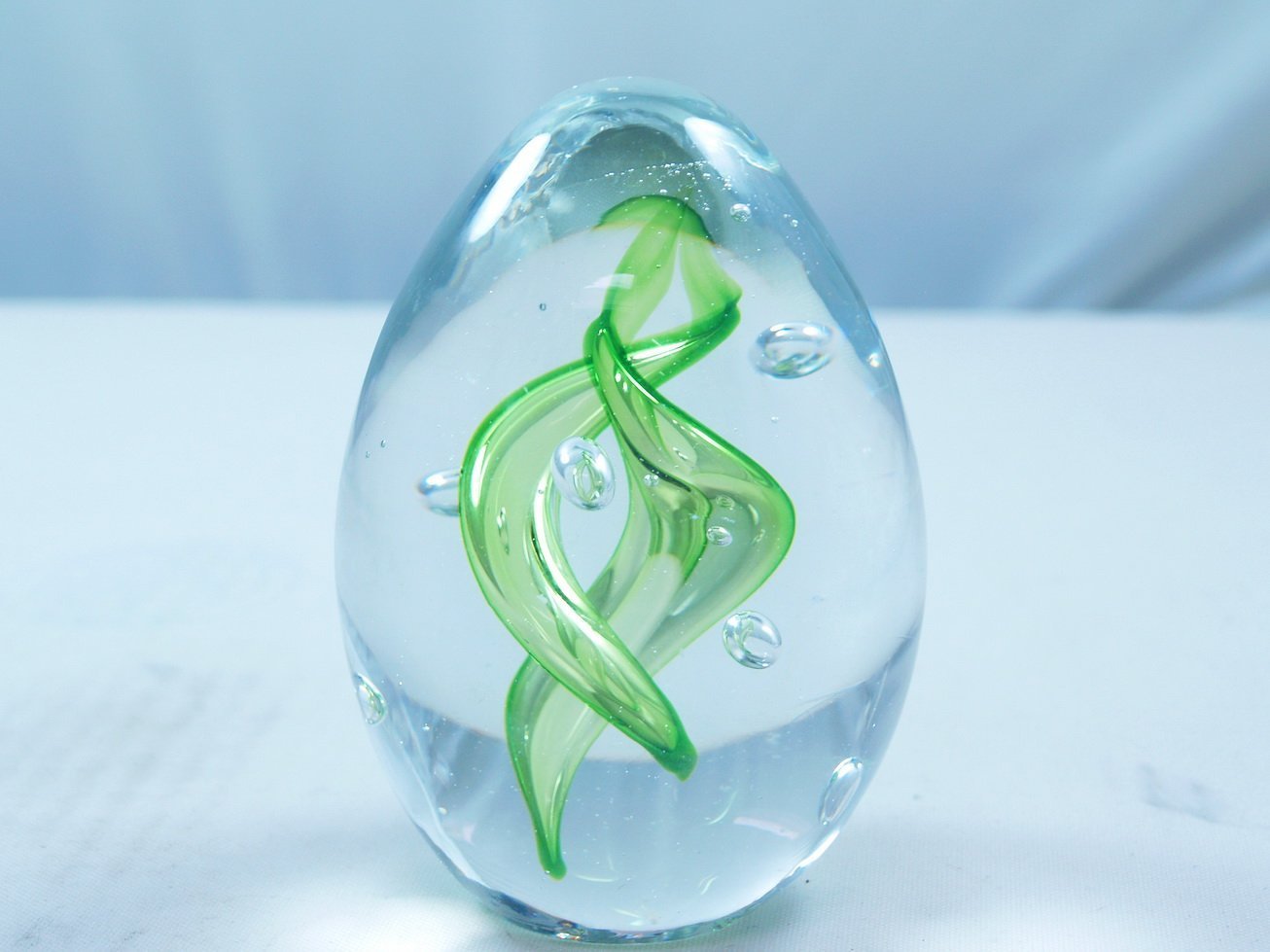 Handcrafted Green Spiral Helix Egg Paperweight - Unique M Design Art Glass Decor for Office Desk, Home Study & Gift Giving