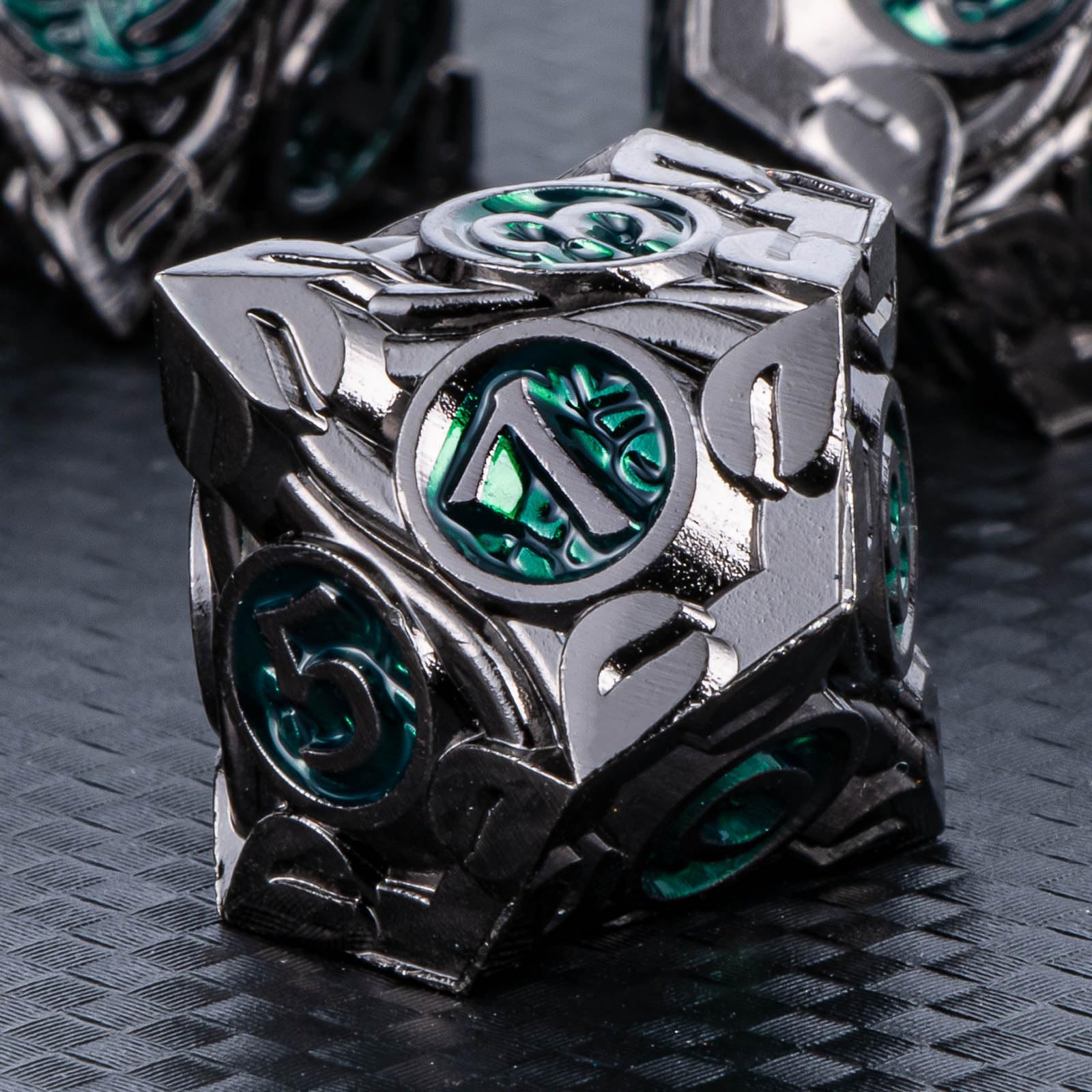 Premium 7-Piece Metal DND Dice Set for Dungeons & Dragons - Nature Vines Leaf Design Polyhedral RPG Dice (D20, D12, D10, D8, D6, D4) with Gift Box - Perfect for Tabletop Gaming, RPG Sessions & Collector's Display