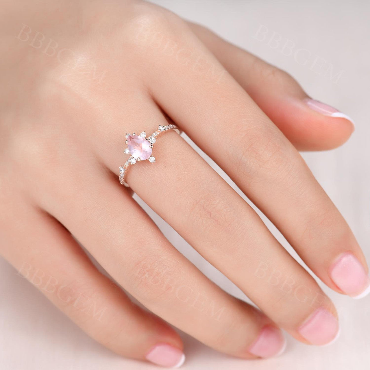 0.8 Carat Rose Quartz Engagement Ring with Diamond Band - Elegant Pear Shaped Wedding Ring for Women, Perfect for Proposals, Anniversaries & Romantic Gifts